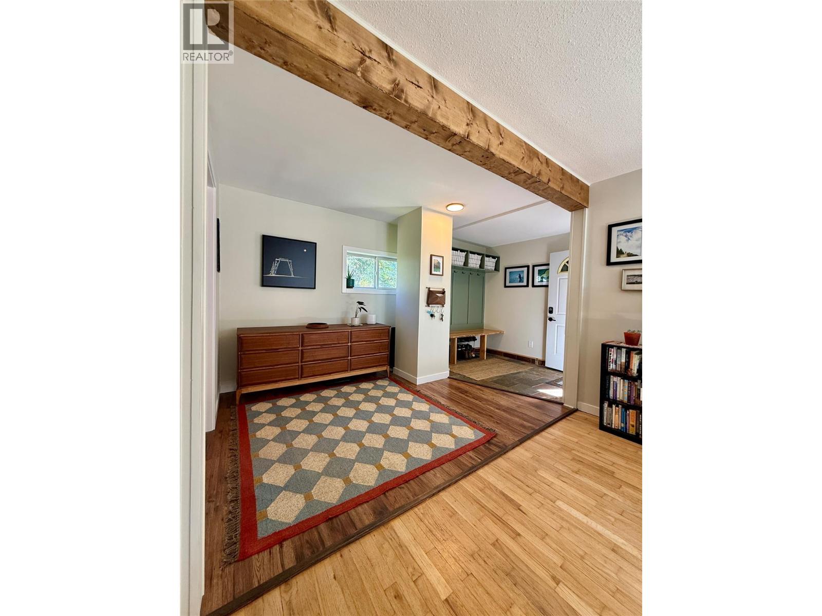 225 Dalgren Street Property Photo 8