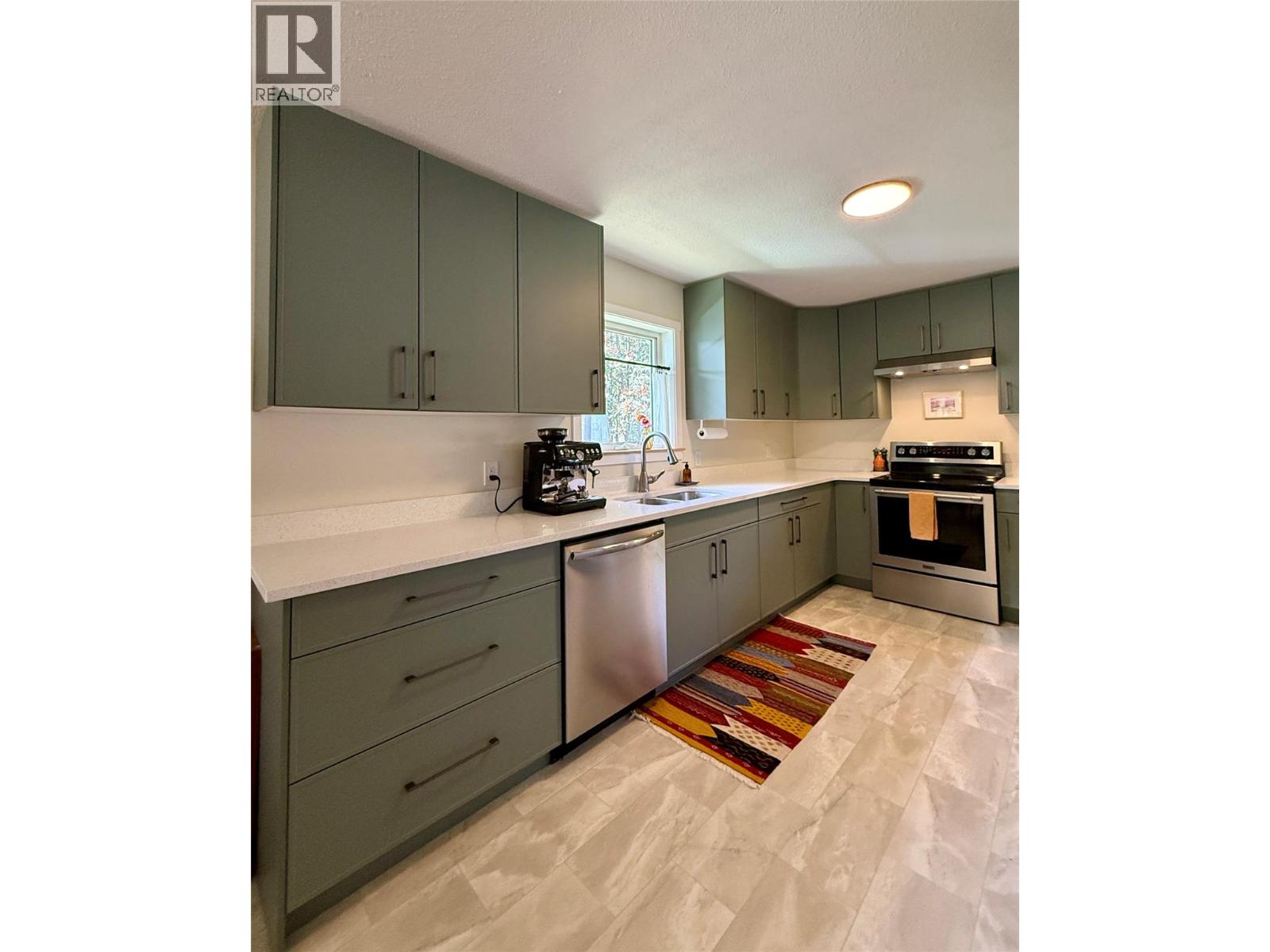 225 Dalgren Street Property Photo 18