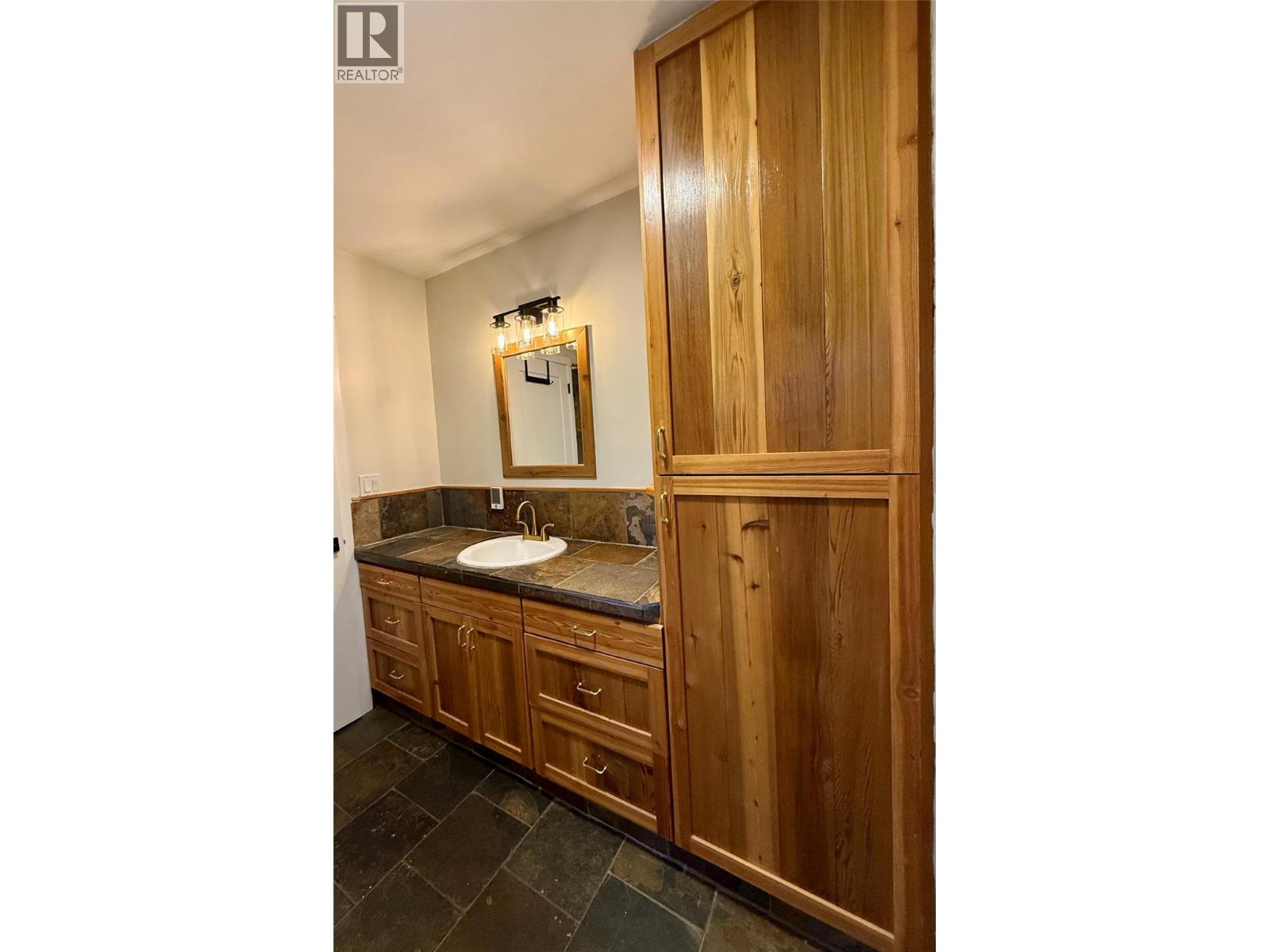 225 Dalgren Street Property Photo 27