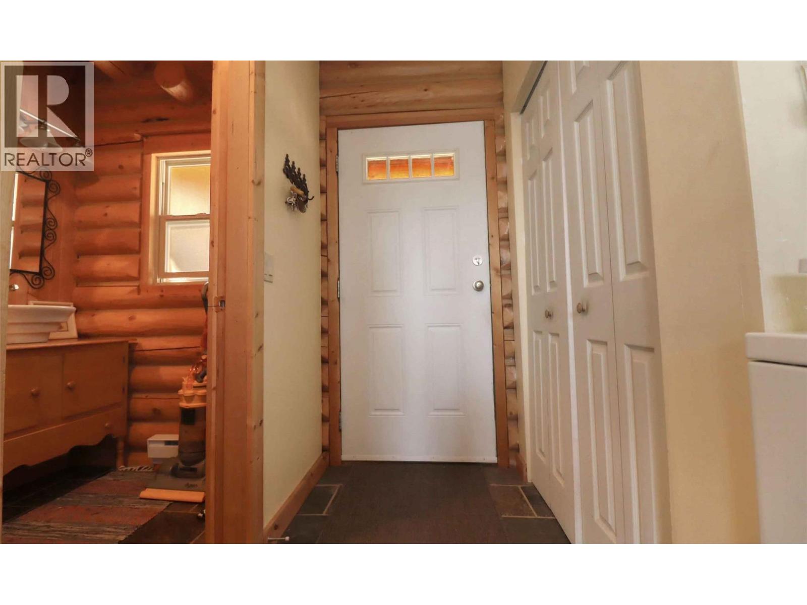 957 Little Shuswap Lake Road Property Photo 10