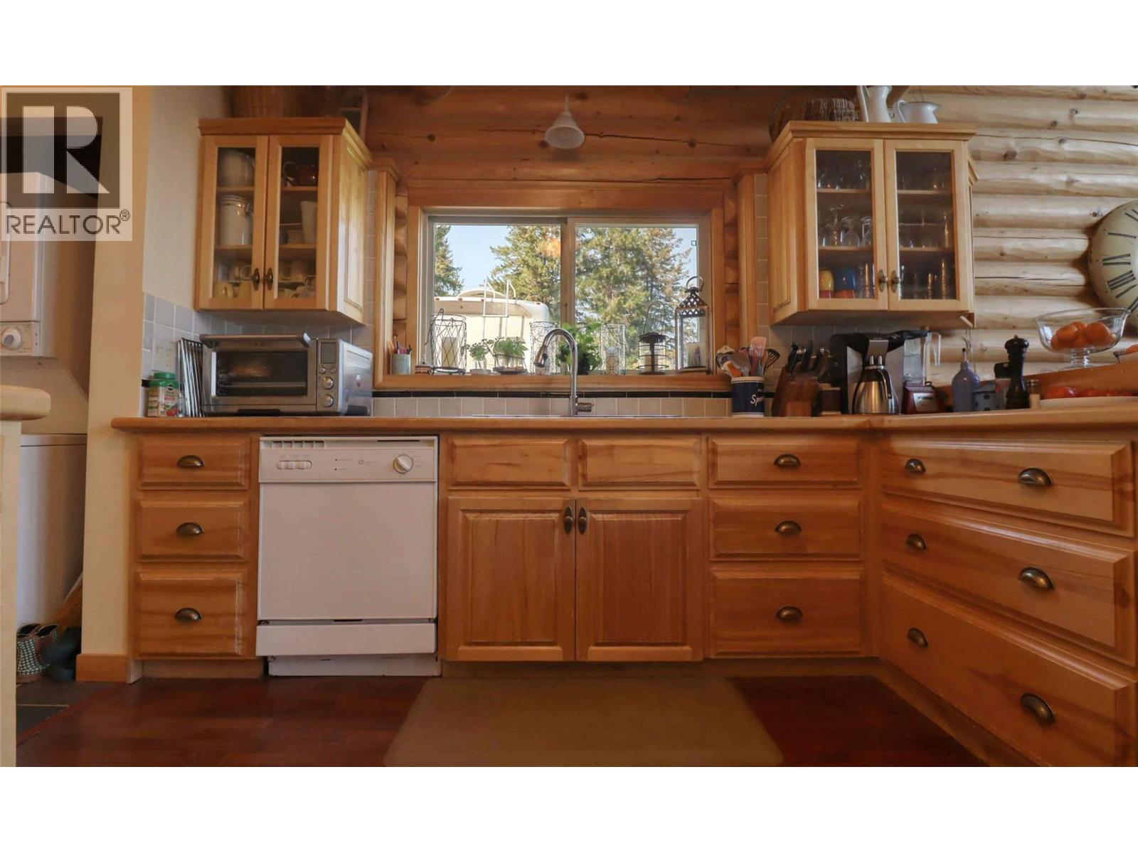 957 Little Shuswap Lake Road Property Photo 14