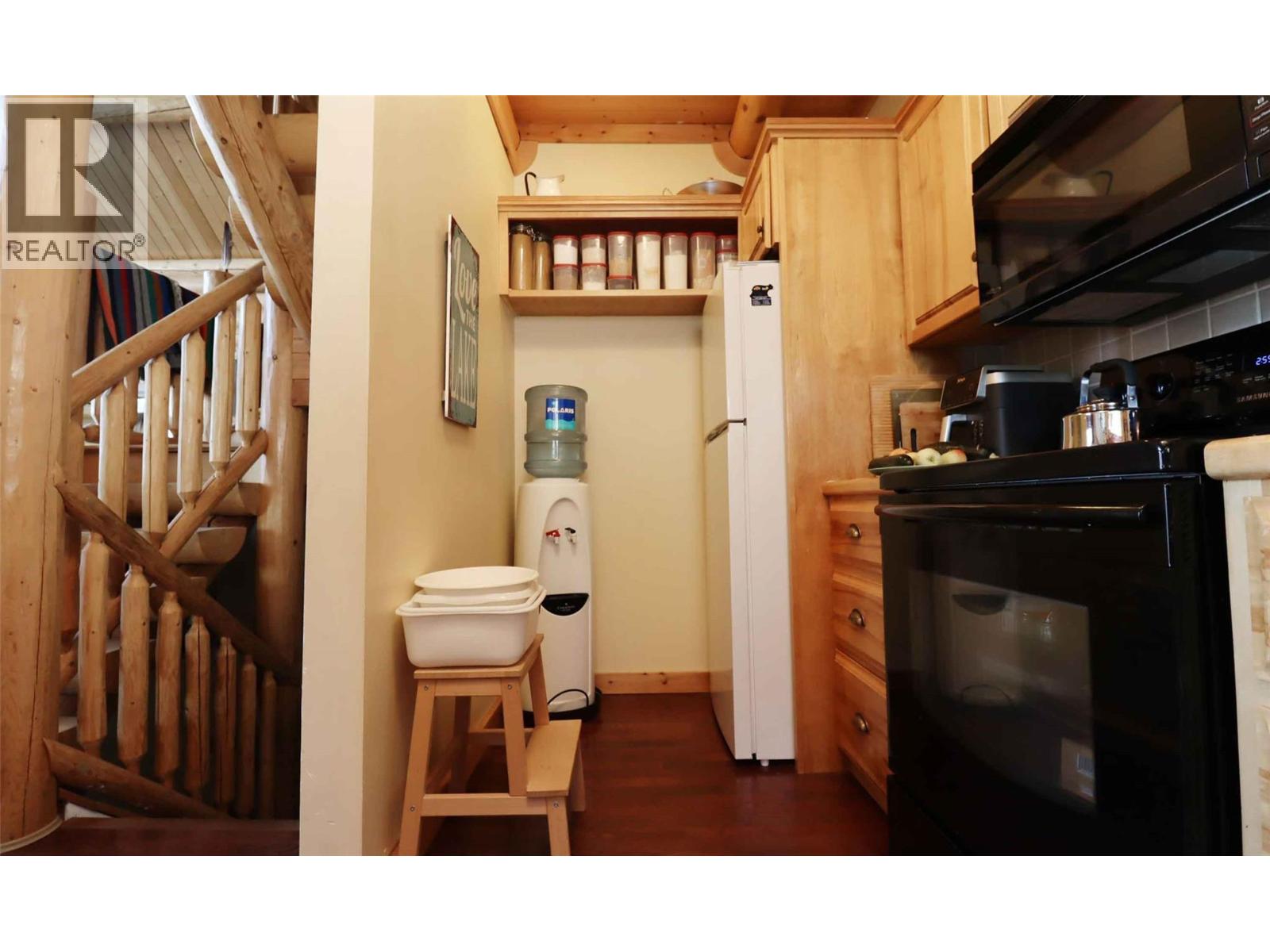 957 Little Shuswap Lake Road Property Photo 16