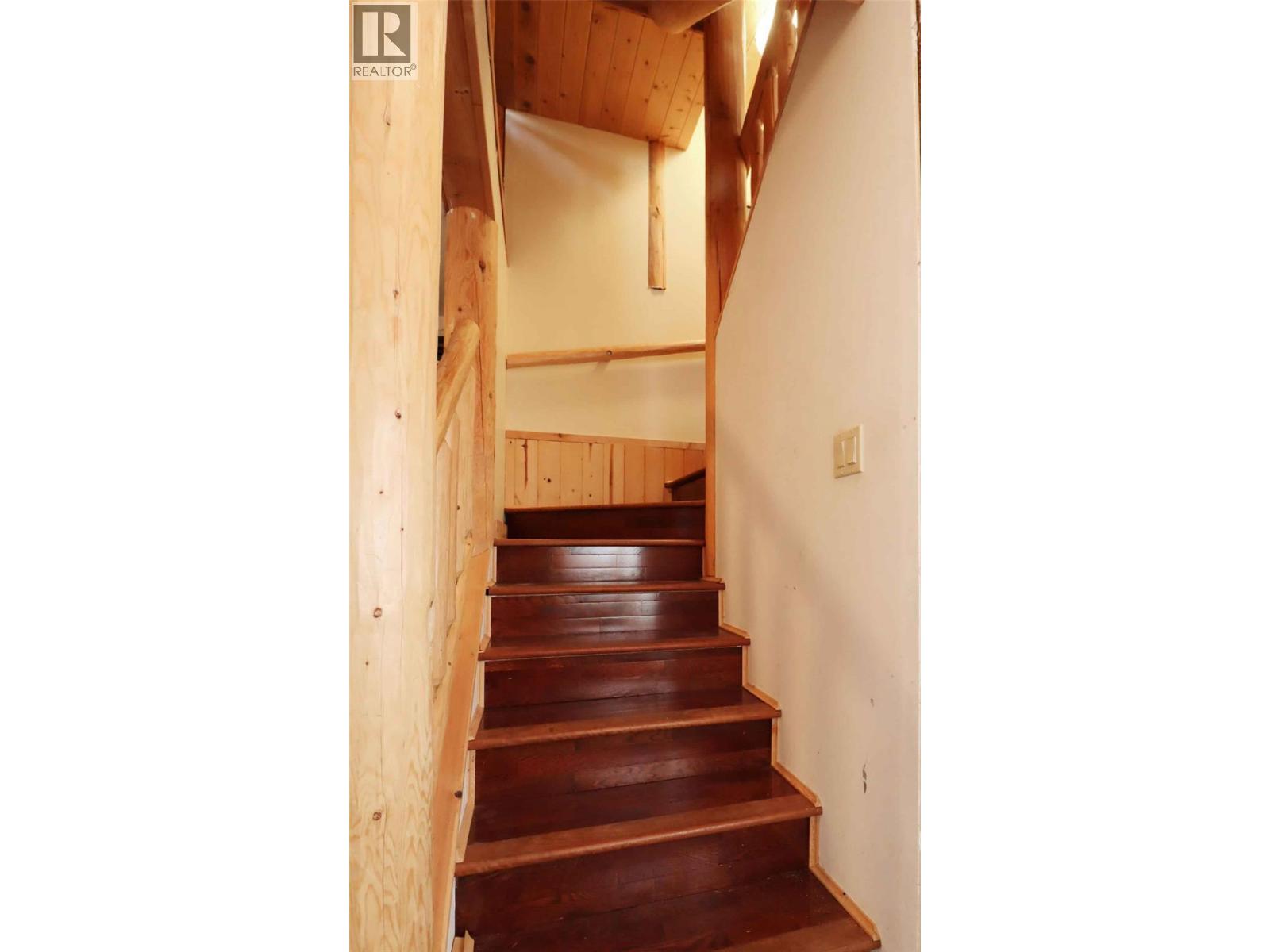 957 Little Shuswap Lake Road Property Photo 21