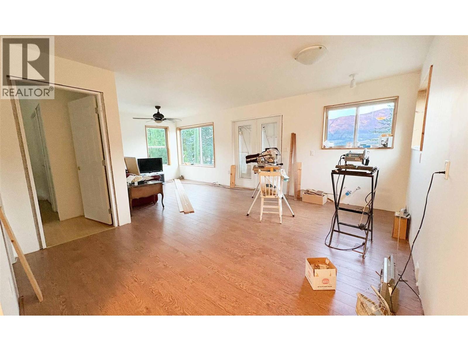 957 Little Shuswap Lake Road Property Photo 40
