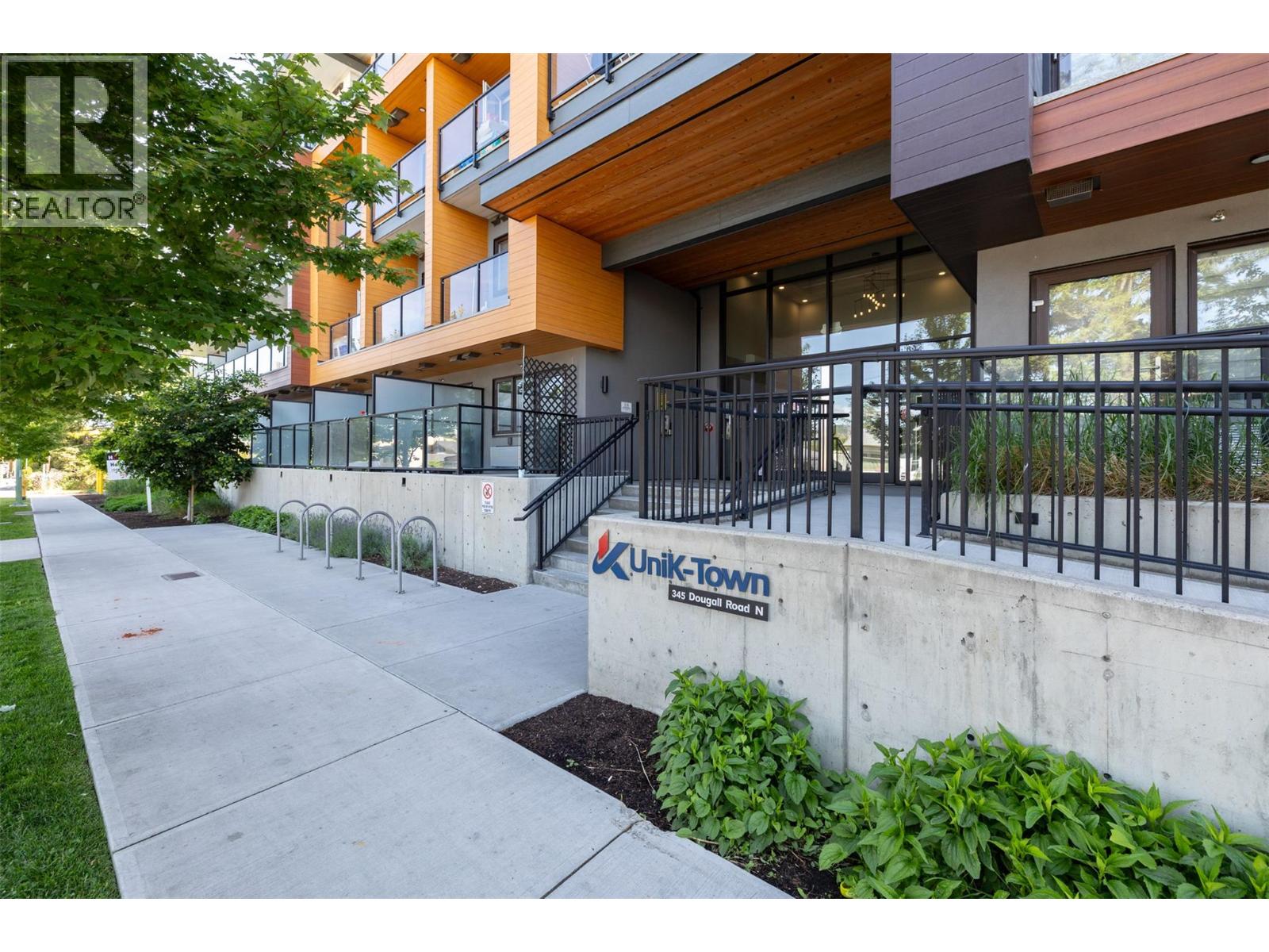 345 Dougall Road N Unit# Ph6 Property Photo 2