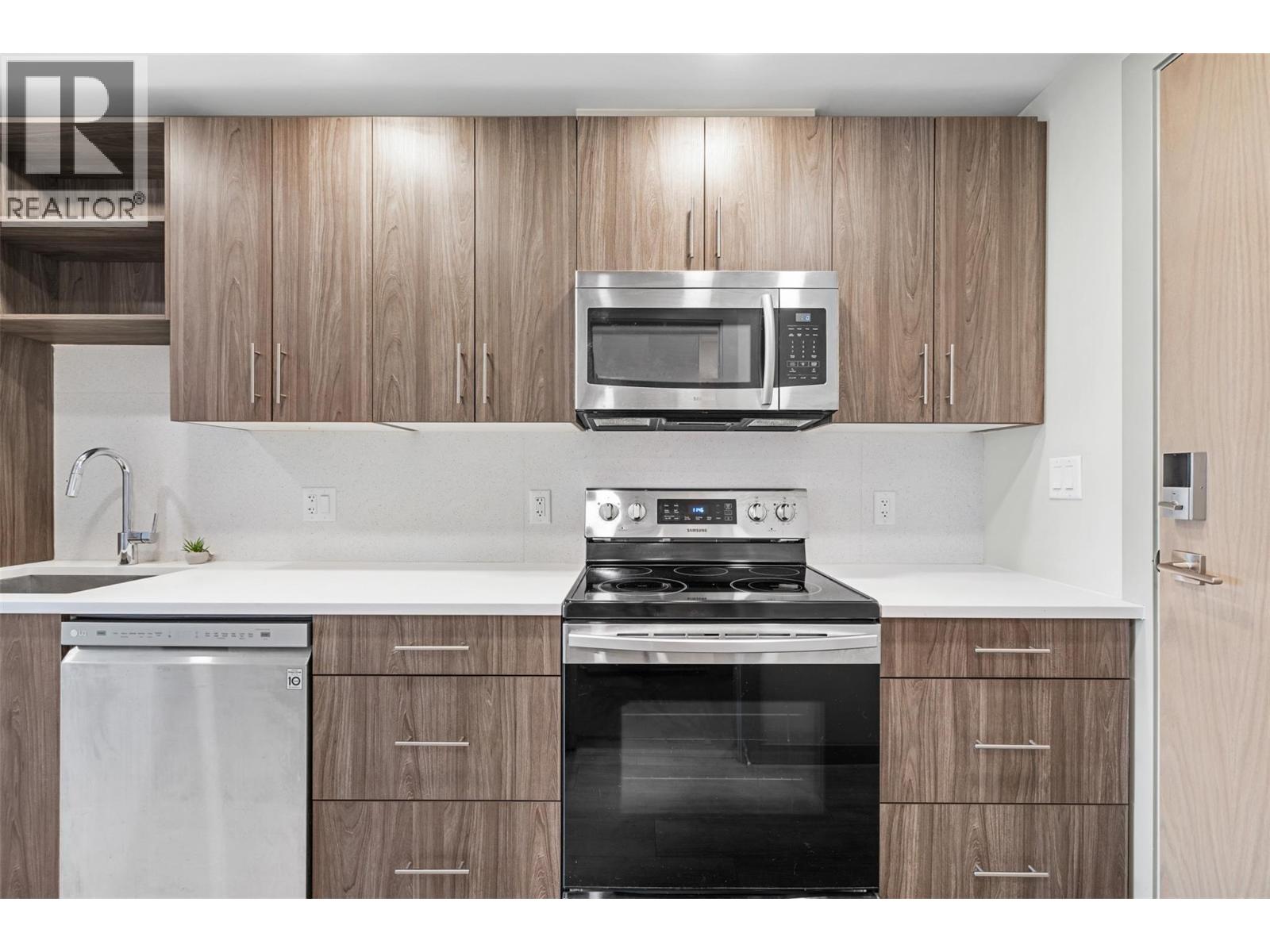 345 Dougall Road N Unit# Ph6 Property Photo 3