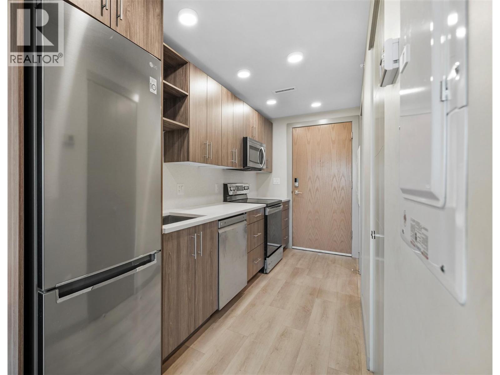 345 Dougall Road N Unit# Ph6 Property Photo 4