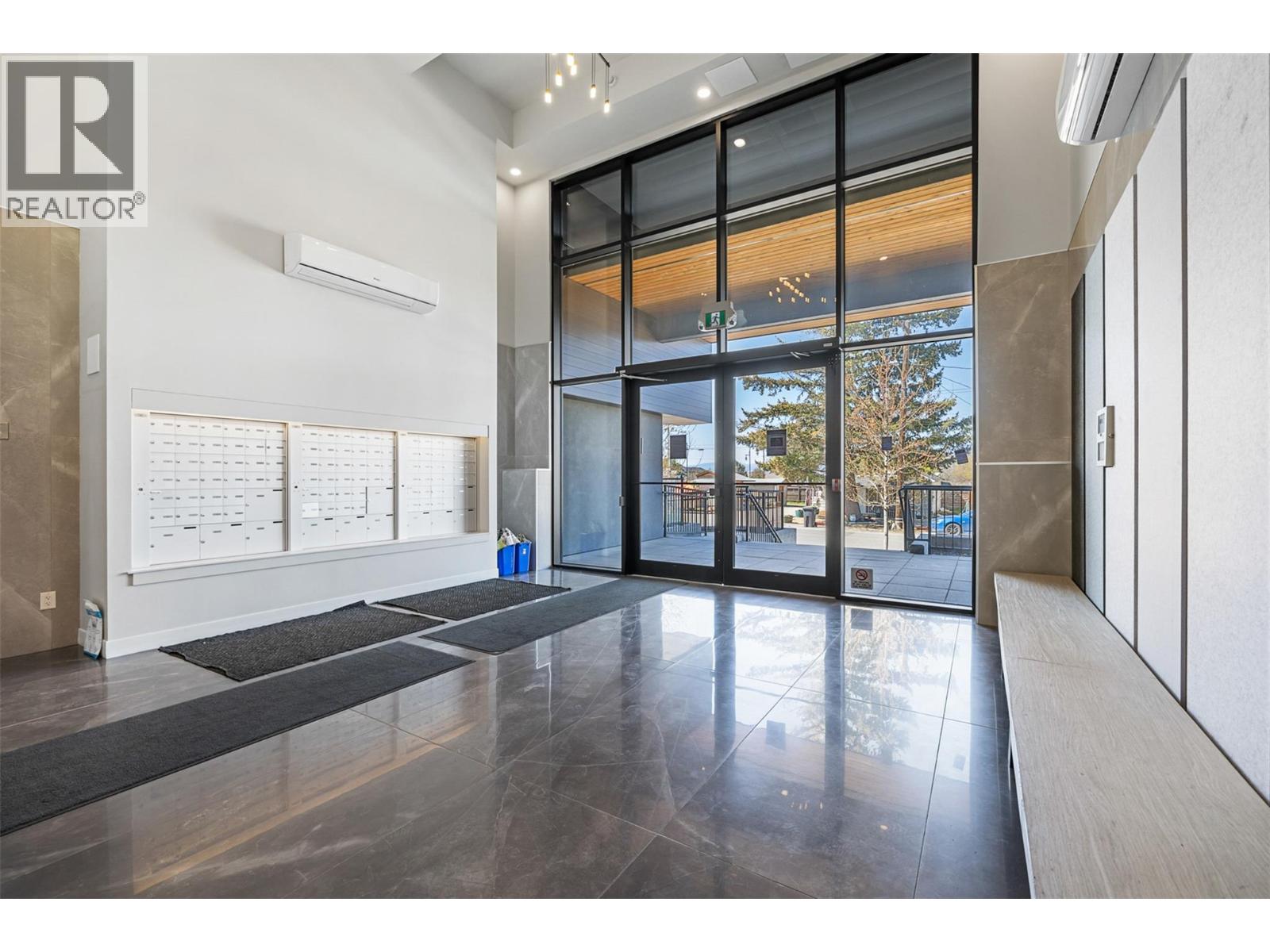 345 Dougall Road N Unit# Ph6 Property Photo 10