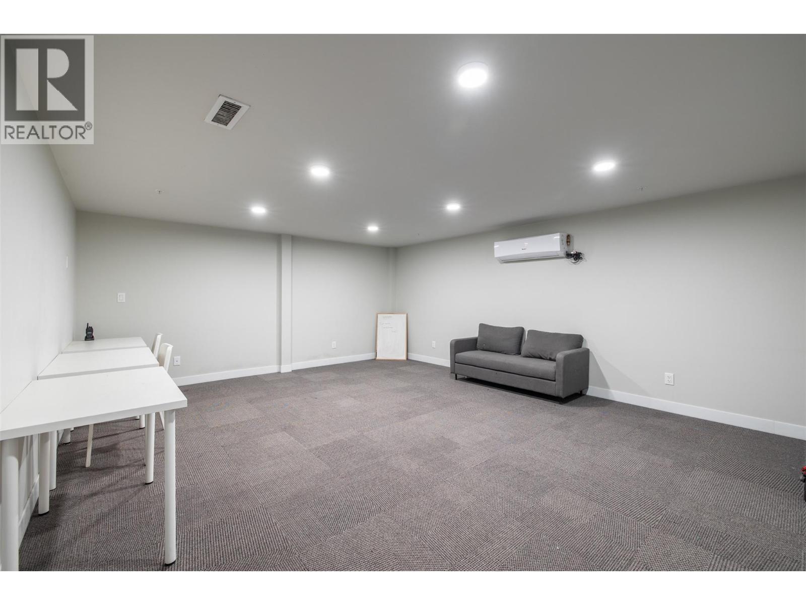 345 Dougall Road N Unit# Ph6 Property Photo 11