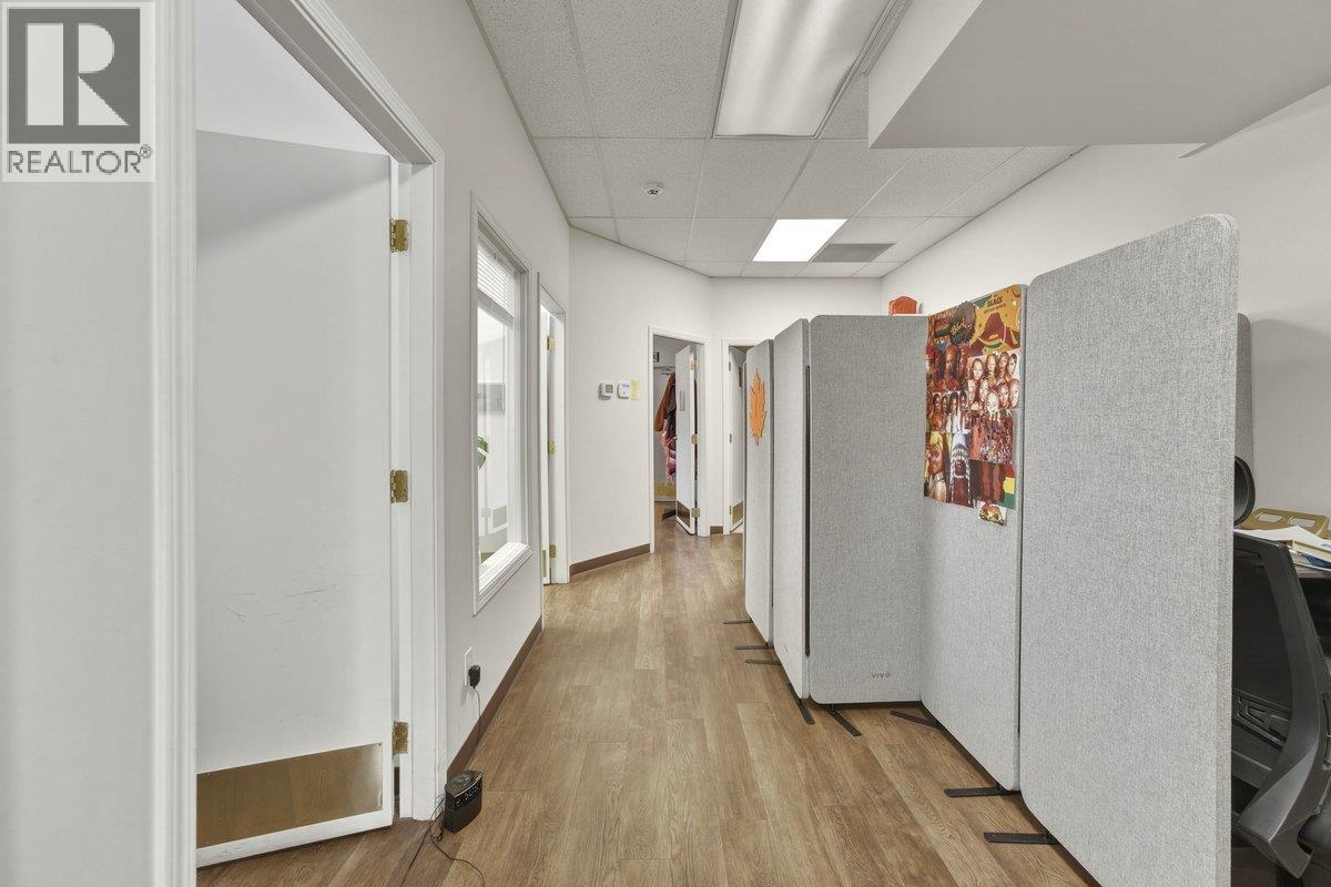 3003 30 Street Property Photo 33