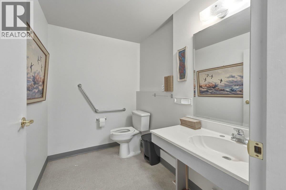 3003 30 Street Property Photo 36