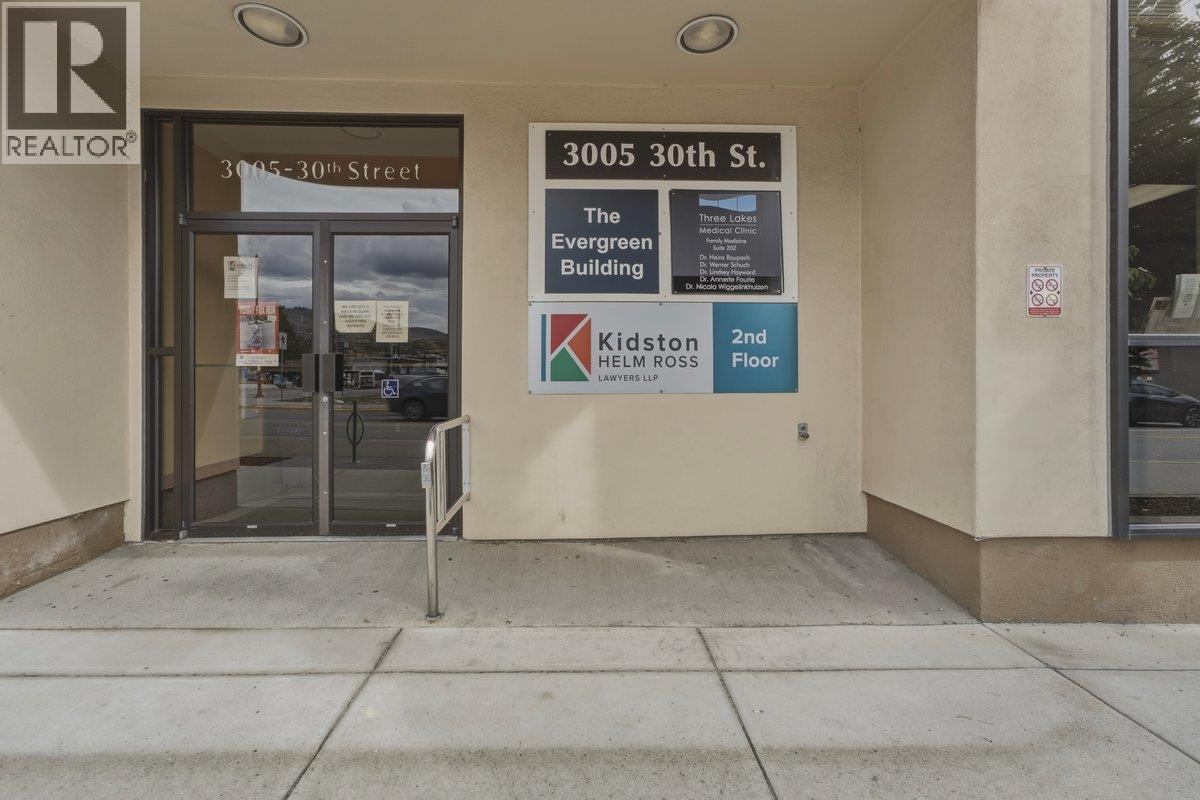 3003 30 Street Property Photo 46