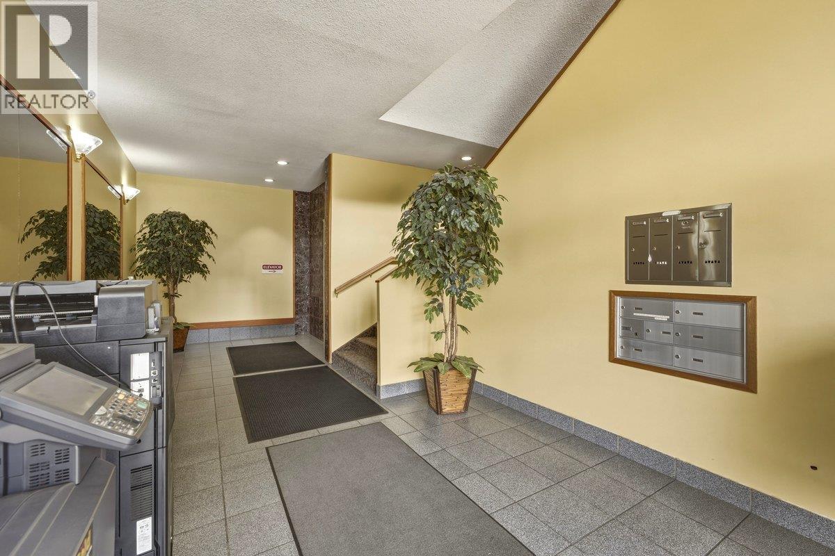 3003 30 Street Property Photo 47