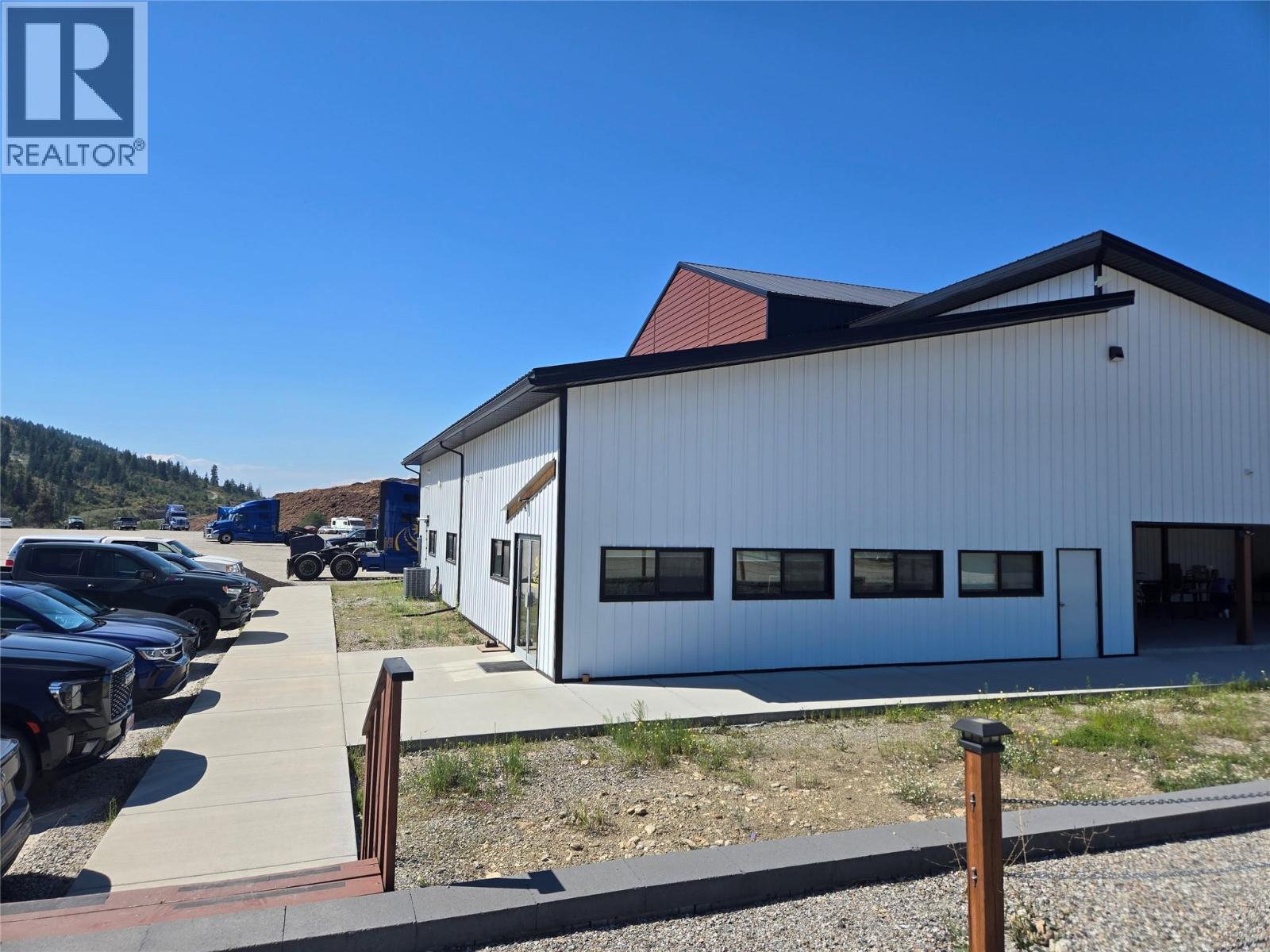 903 Raffan Road Property Photo 1