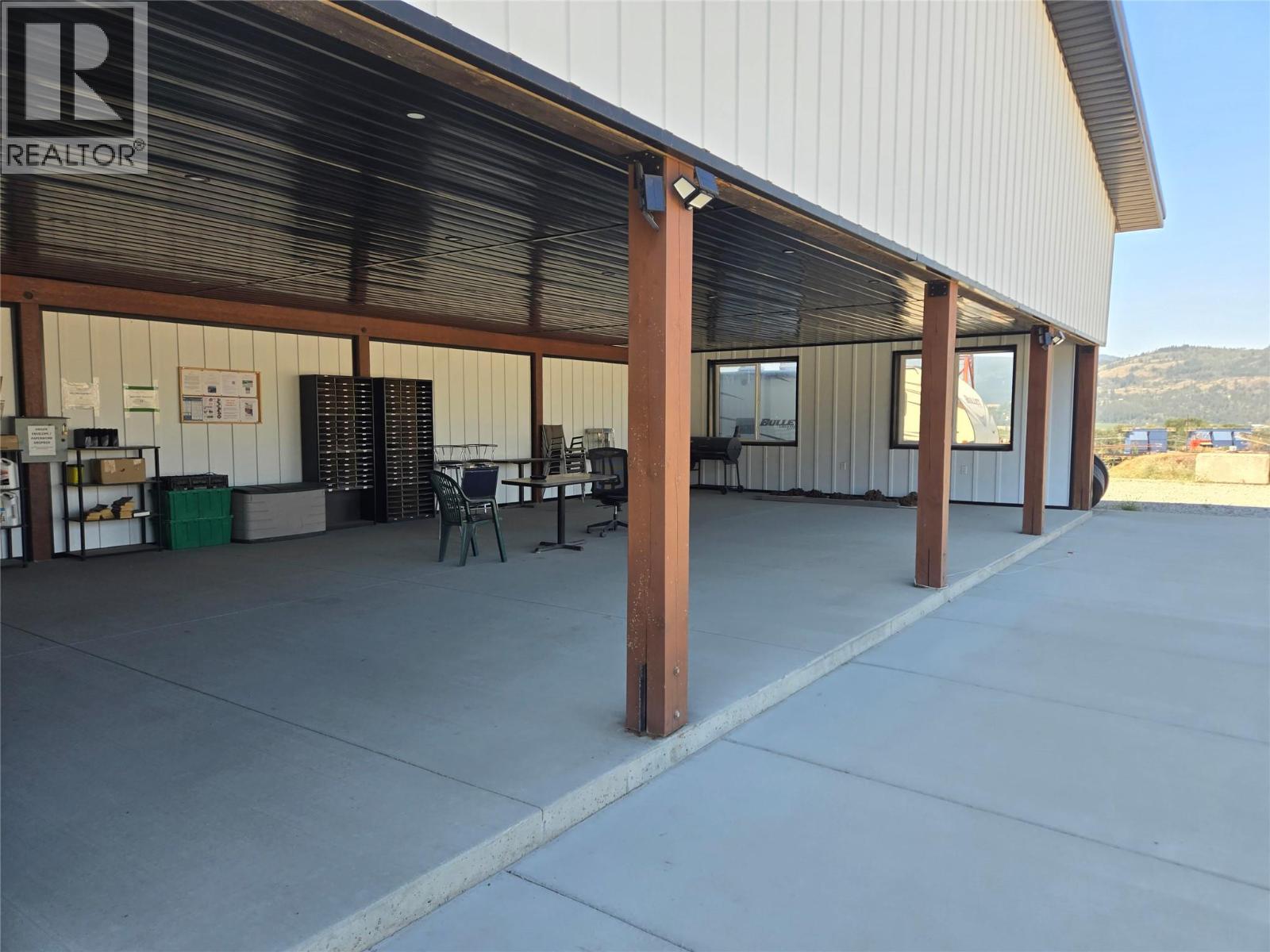 903 Raffan Road Property Photo 4