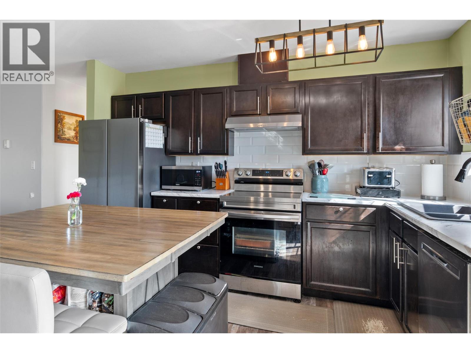 1876 Tranquille Road Unit# 4 Property Photo 2