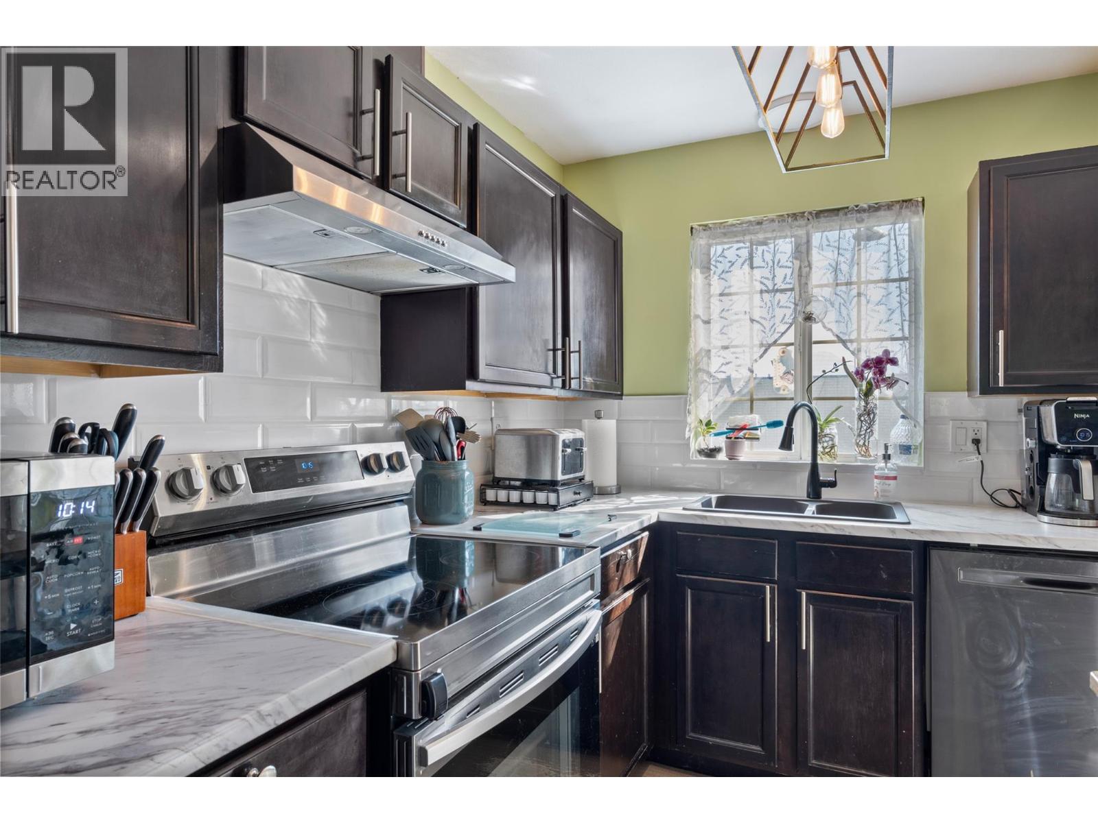 1876 Tranquille Road Unit# 4 Property Photo 3