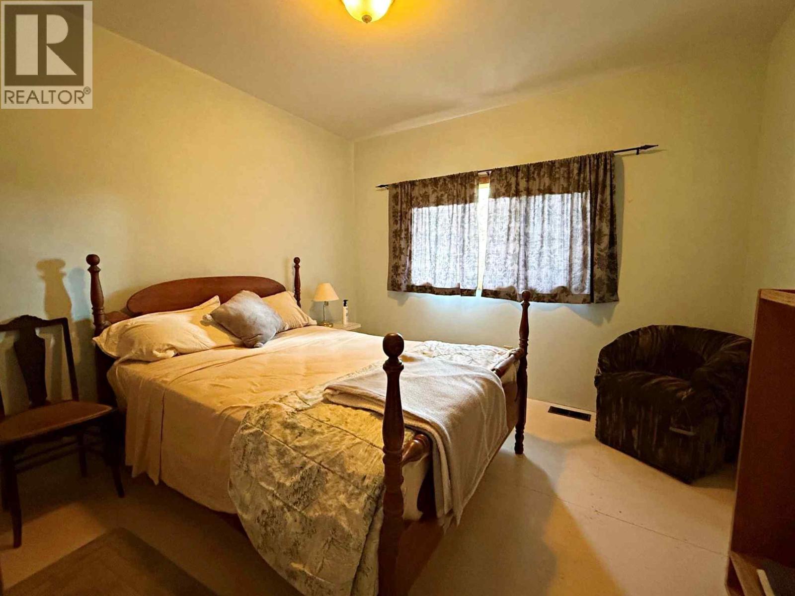 3360 Yellowhead Highway Property Photo 14