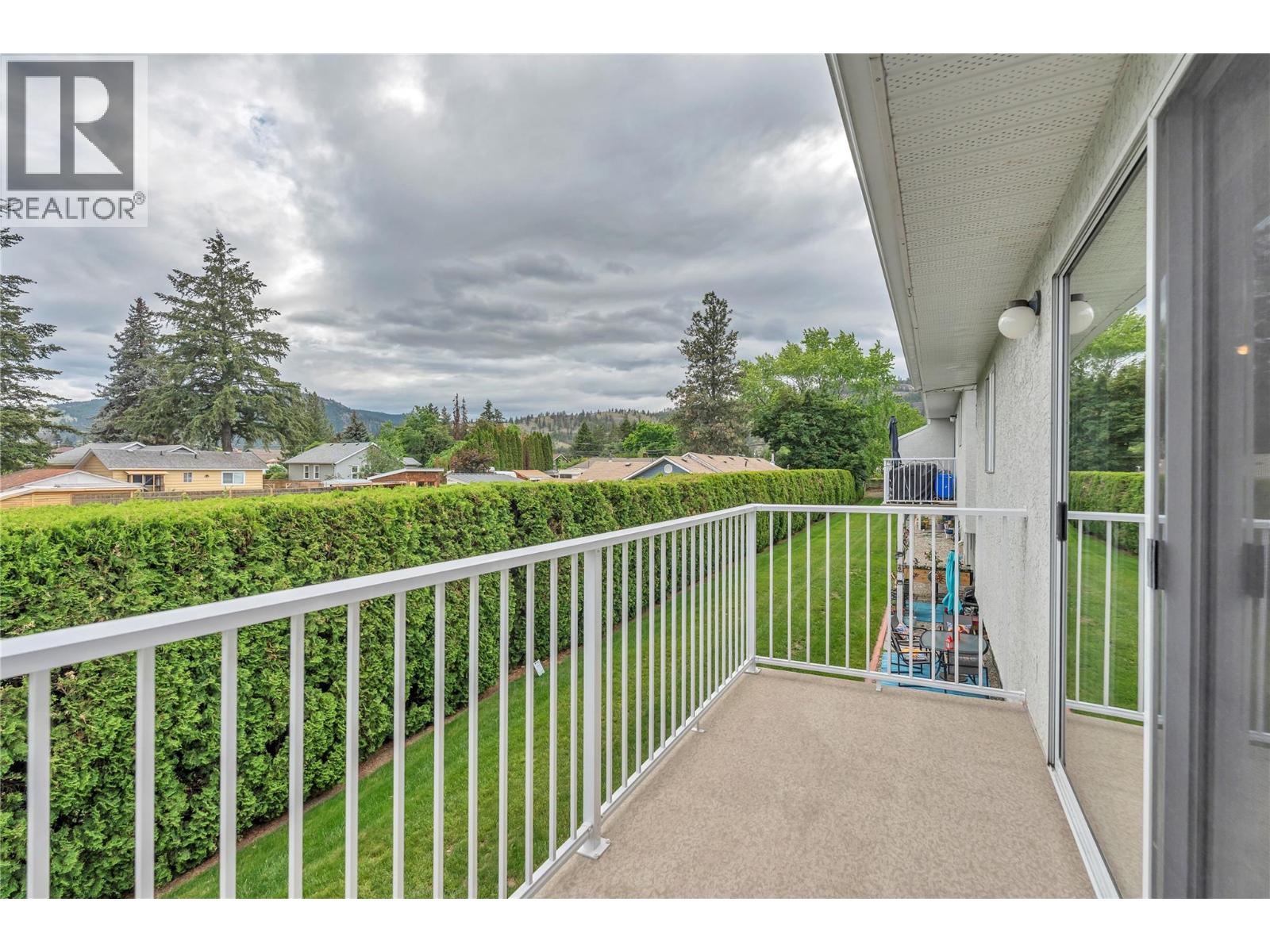 14615 Victoria Road Unit# 7 Property Photo 1
