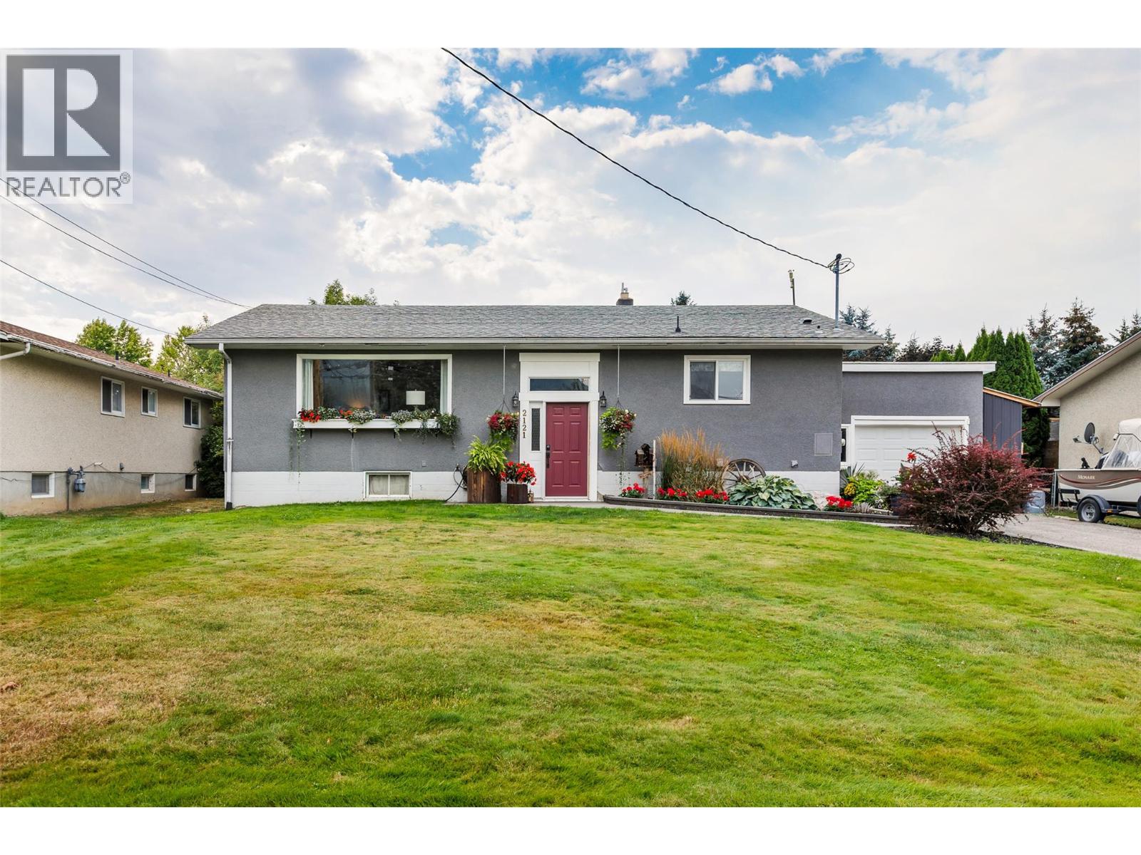 2121 Ash Street Property Photo 1