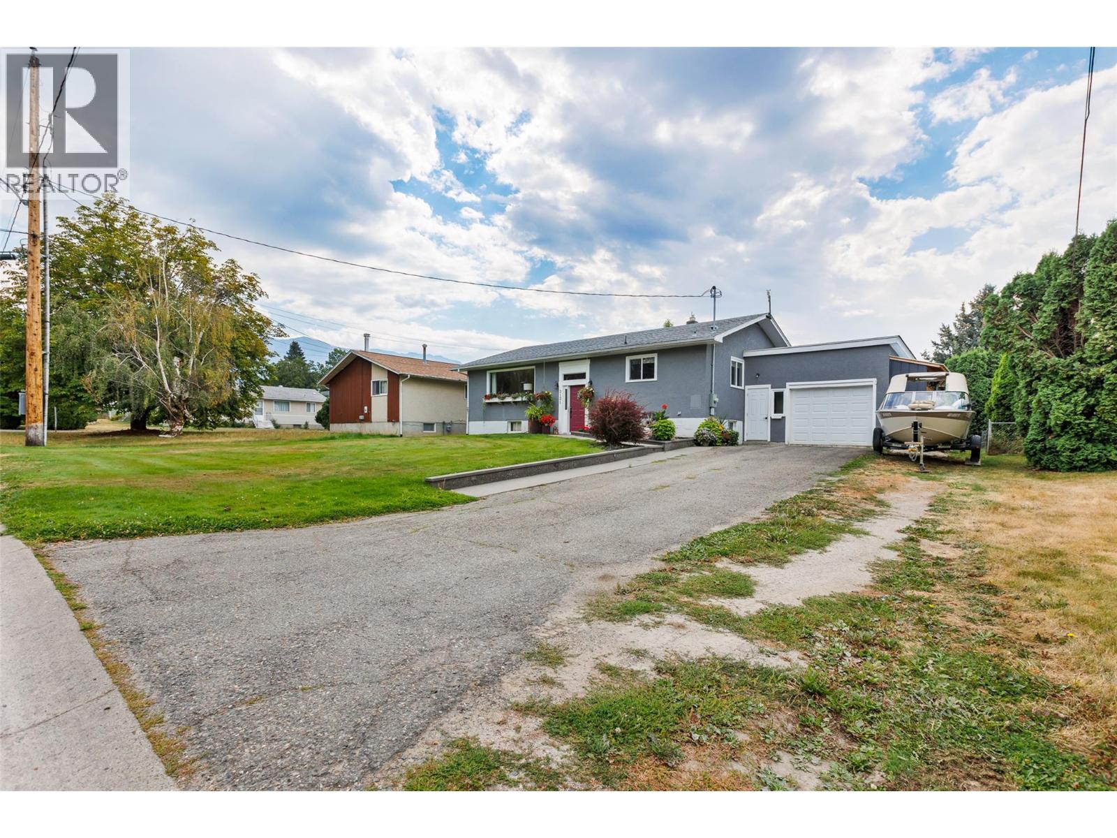 2121 Ash Street Property Photo 2
