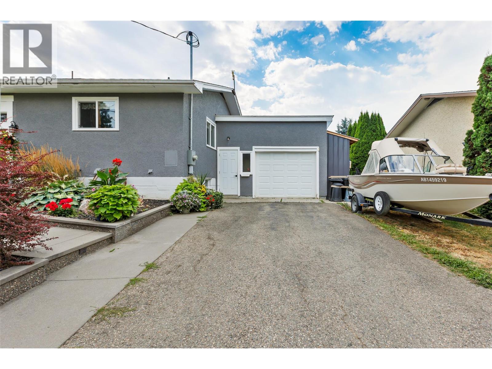 2121 Ash Street Property Photo 5