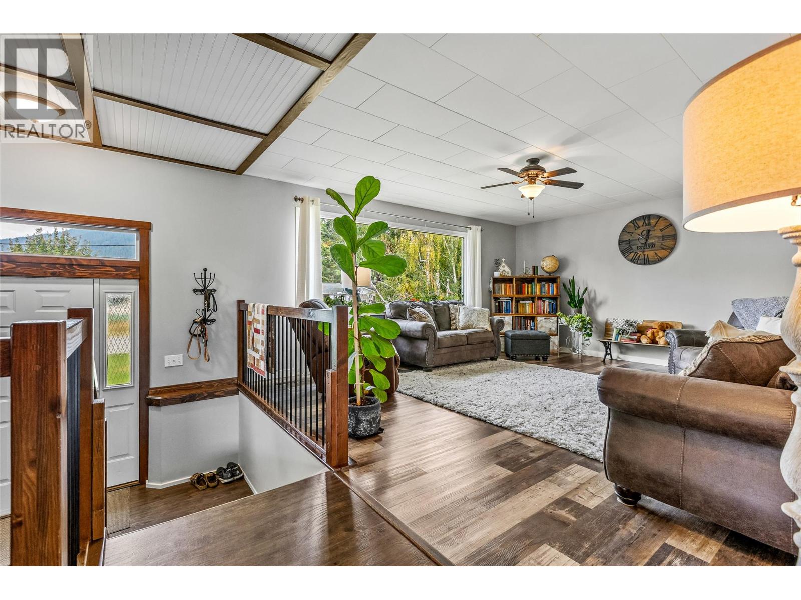 2121 Ash Street Property Photo 11