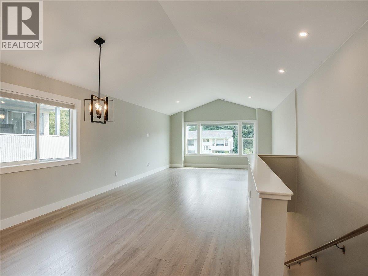 808 7th Avenue Property Photo 10