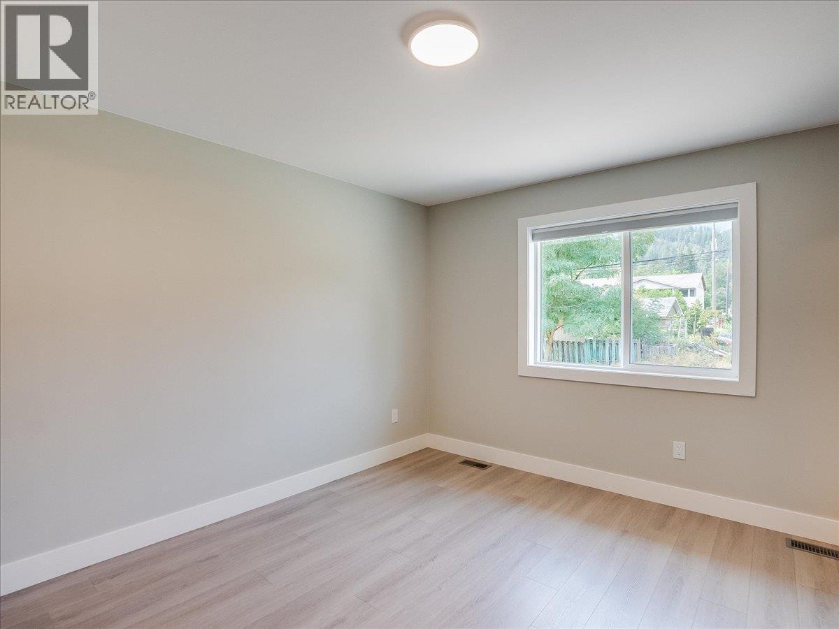 808 7th Avenue Property Photo 20