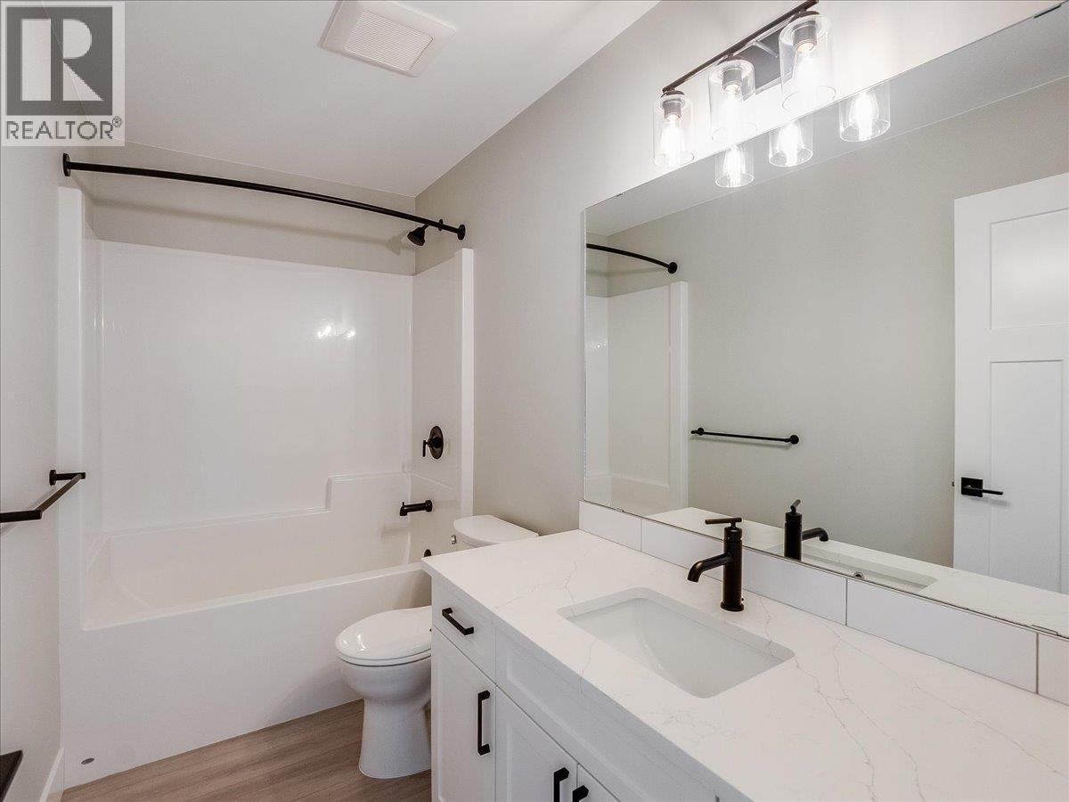 808 7th Avenue Property Photo 25