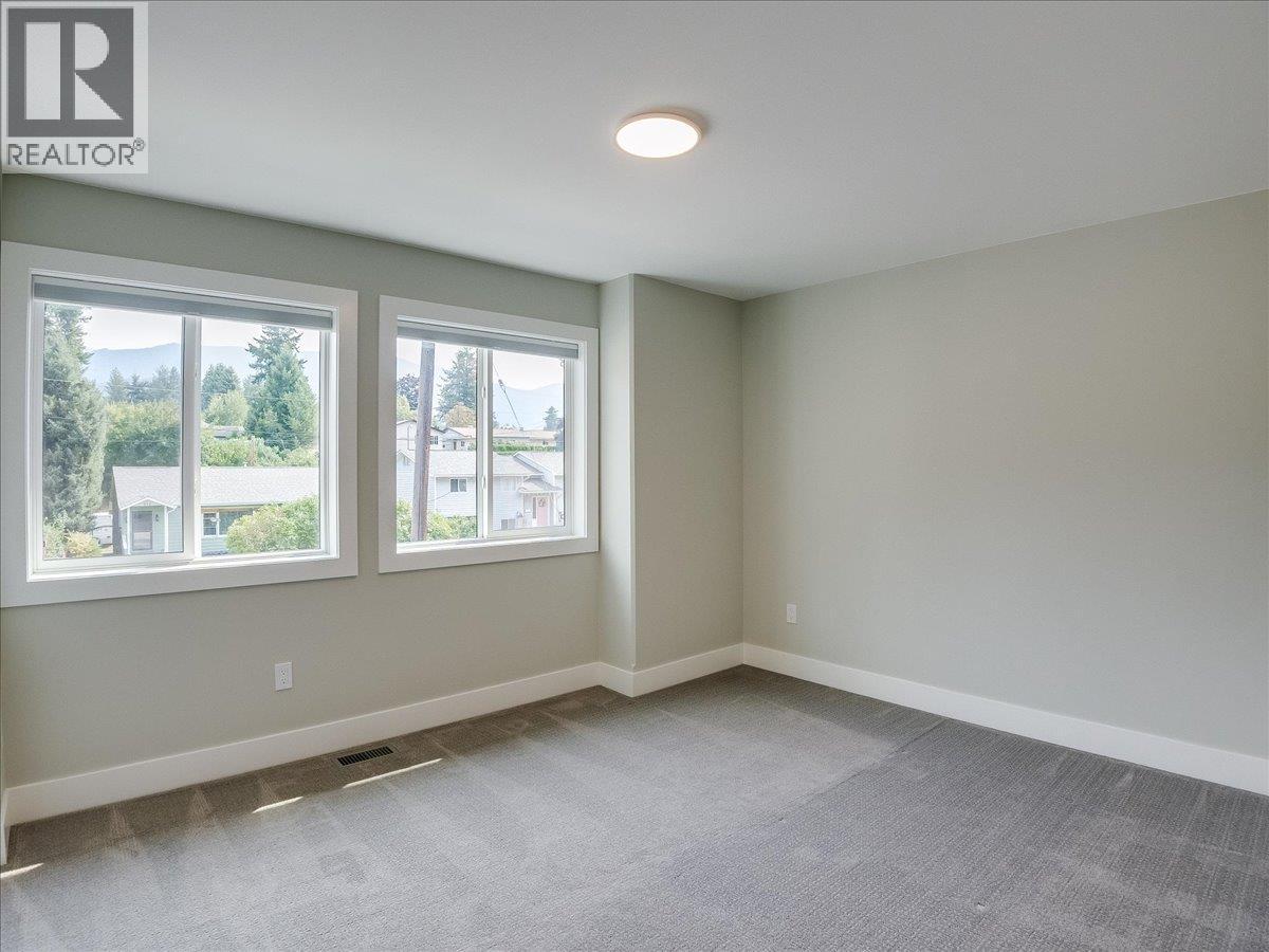 808 7th Avenue Property Photo 26