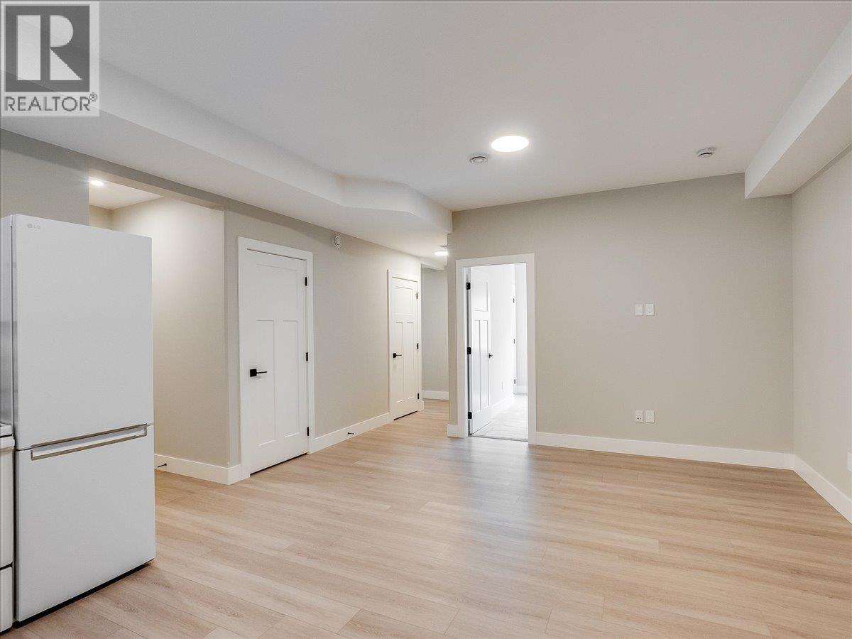 808 7th Avenue Property Photo 31