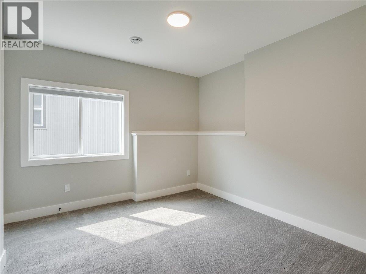 808 7th Avenue Property Photo 34