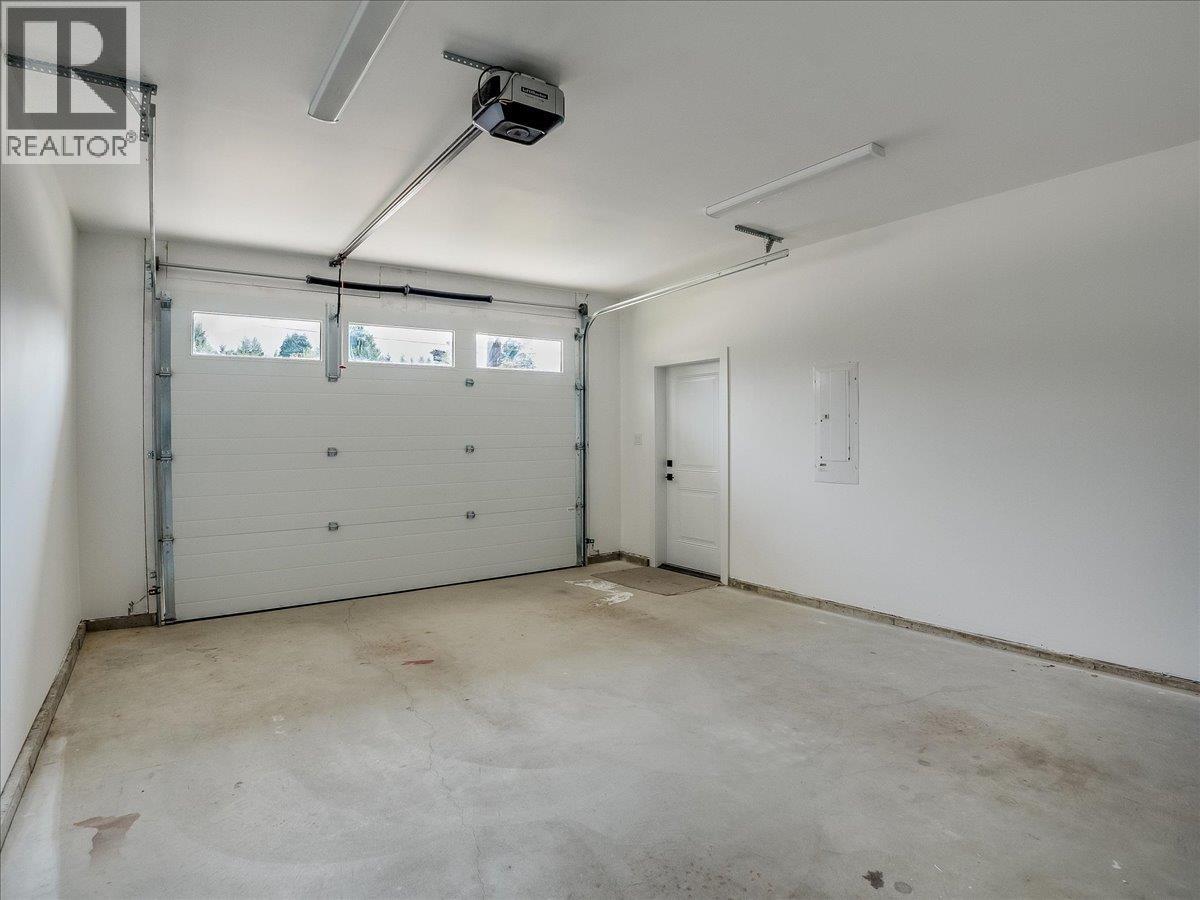 808 7th Avenue Property Photo 38