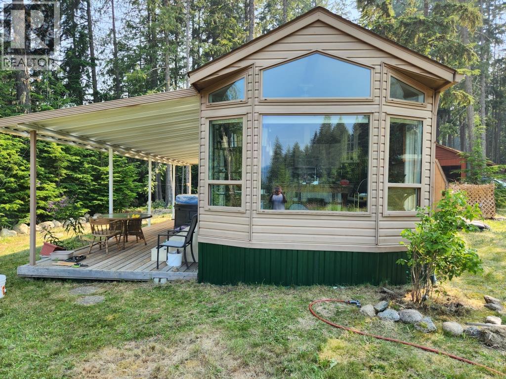 1273 Queens Bay Road Property Photo 2