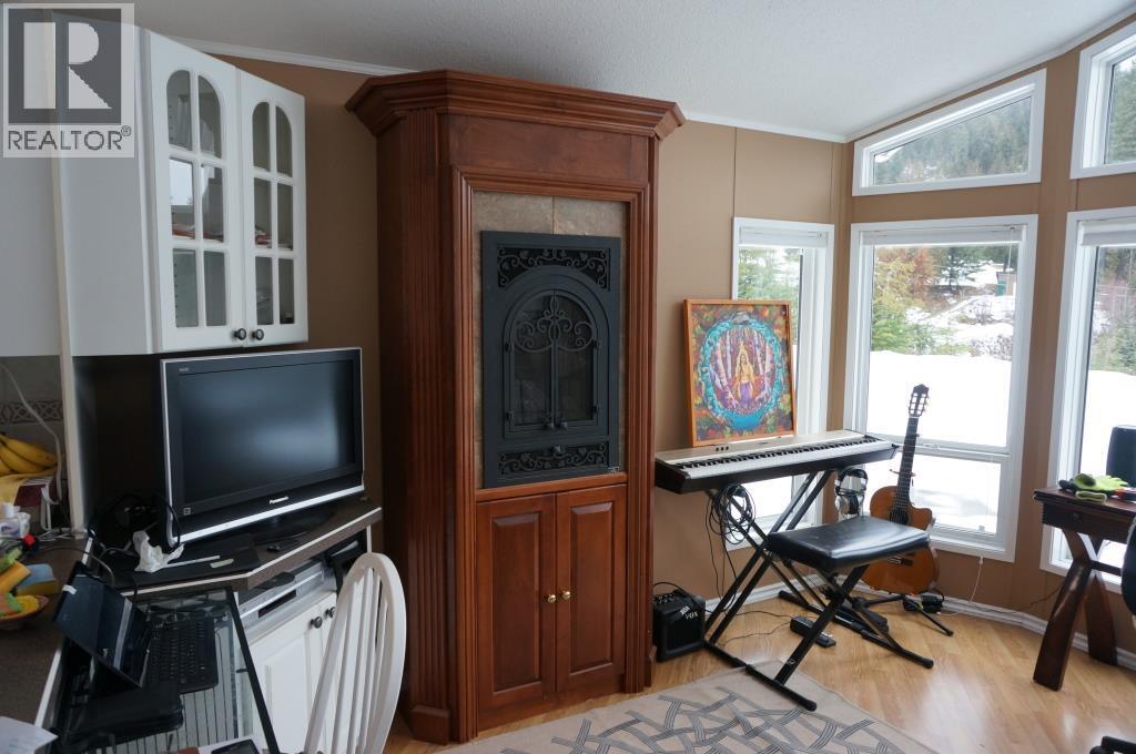 1273 Queens Bay Road Property Photo 4