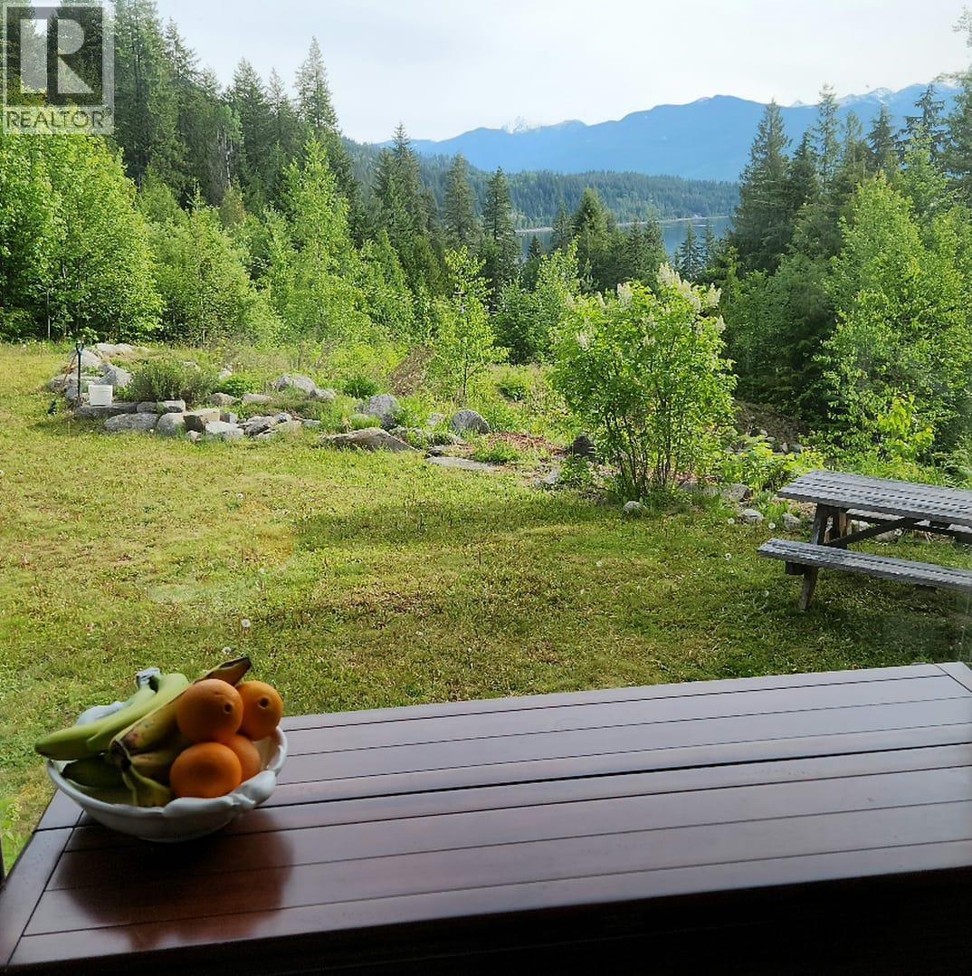 1273 Queens Bay Road Property Photo 6