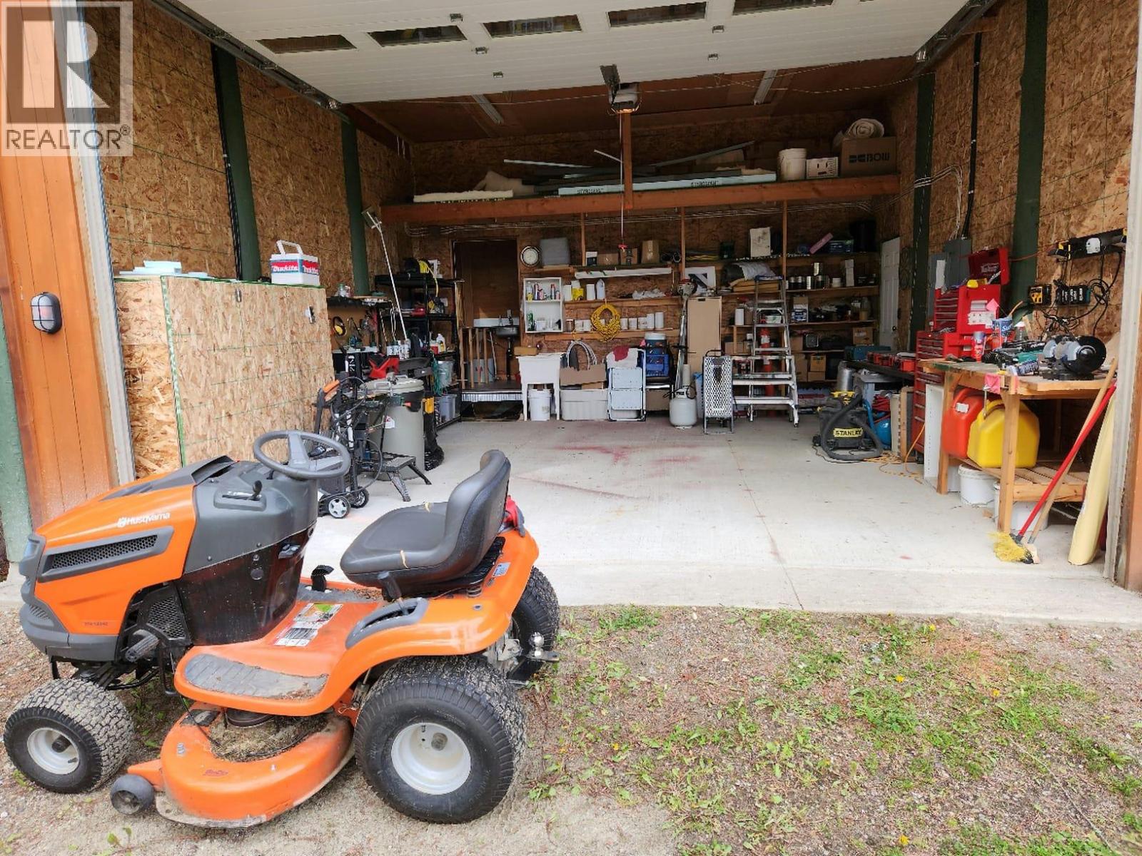 1273 Queens Bay Road Property Photo 14