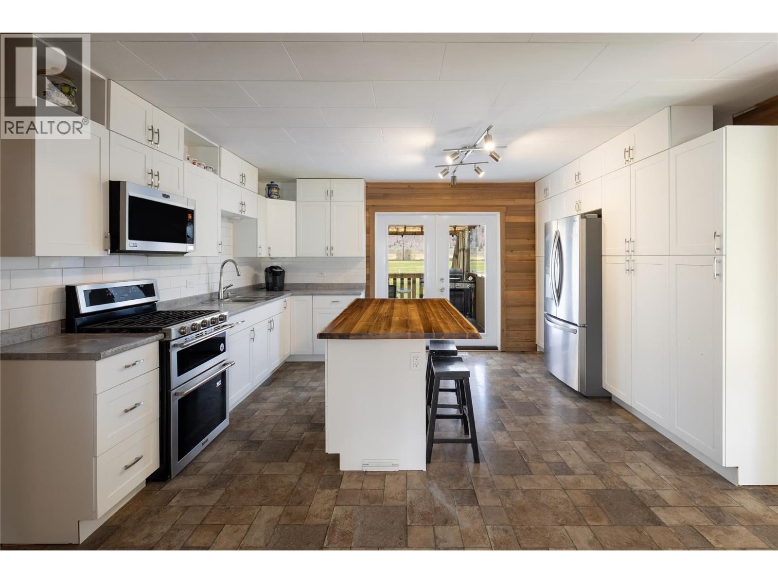 6662 Bulman Road Property Photo 9