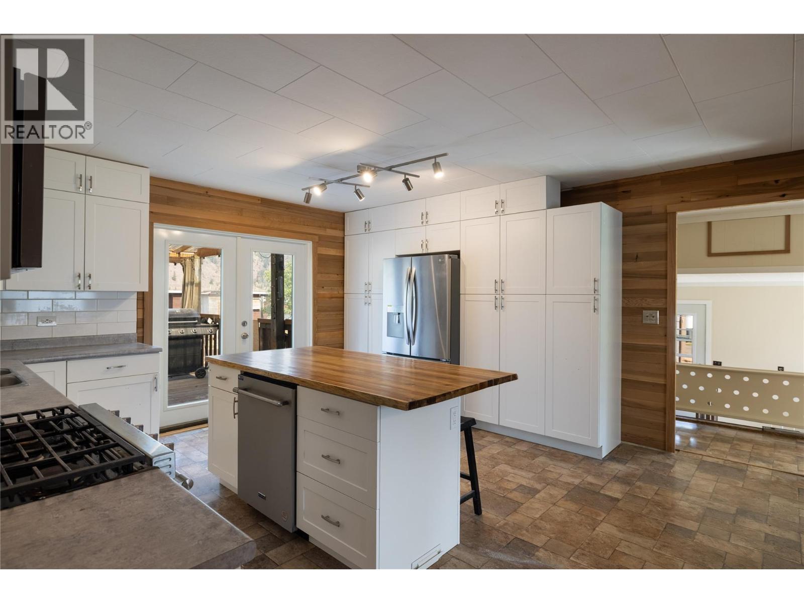 6662 Bulman Road Property Photo 11