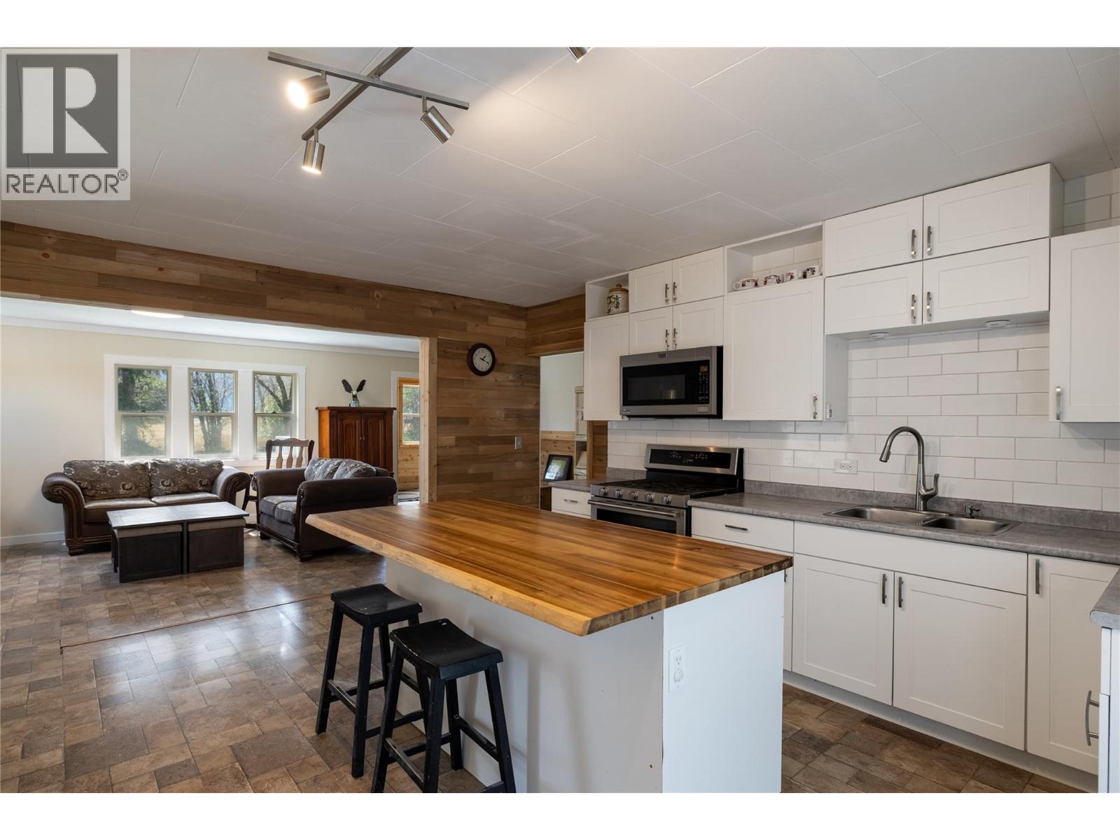 6662 Bulman Road Property Photo 12