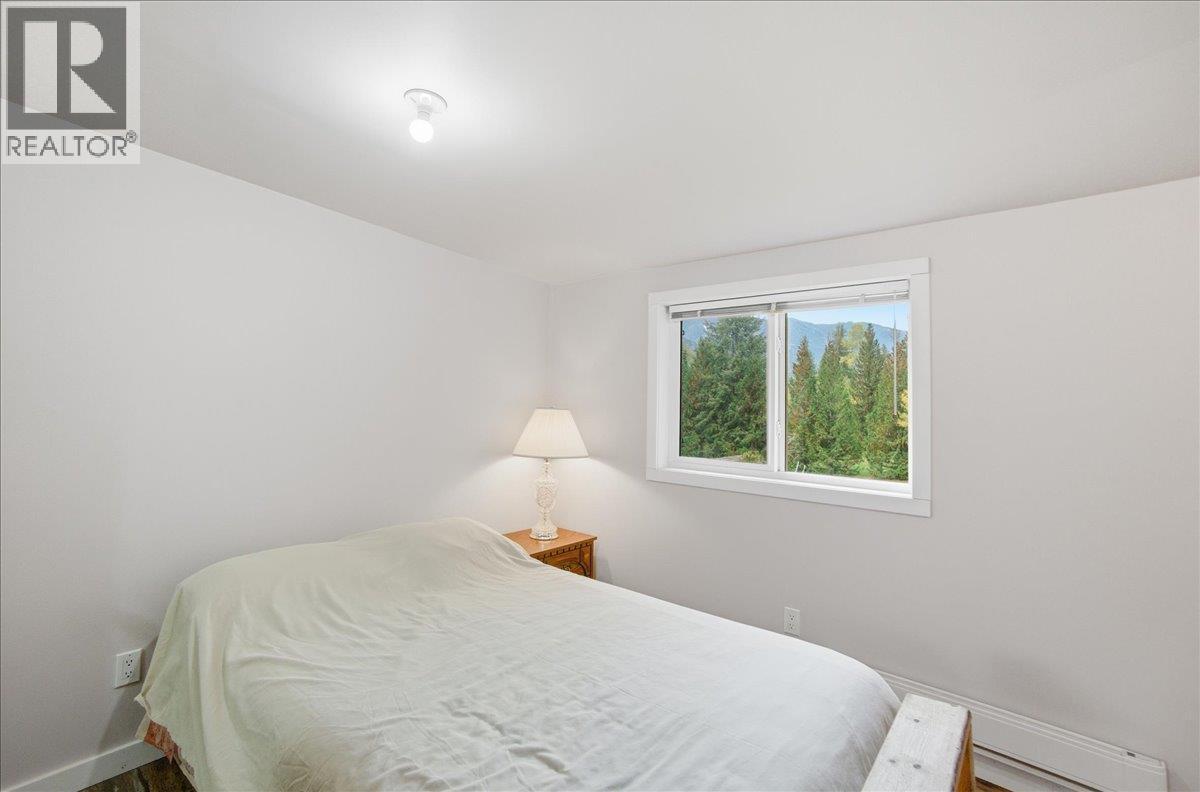 2413 Doukhobour Road Property Photo 15