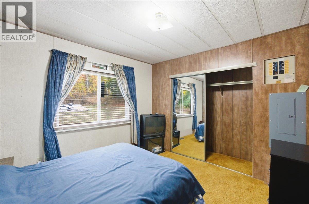 2413 Doukhobour Road Property Photo 22