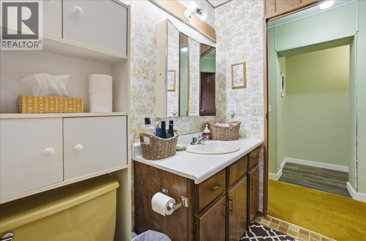 2413 Doukhobour Road Property Photo 24