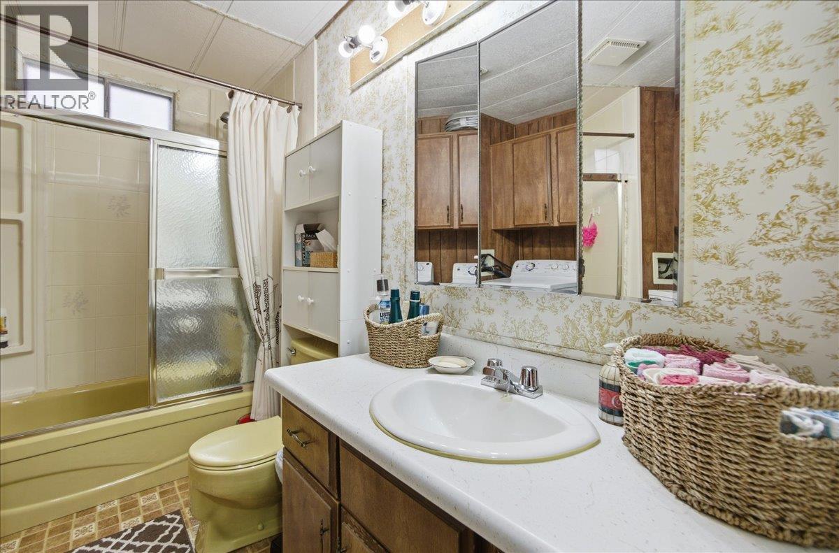 2413 Doukhobour Road Property Photo 25