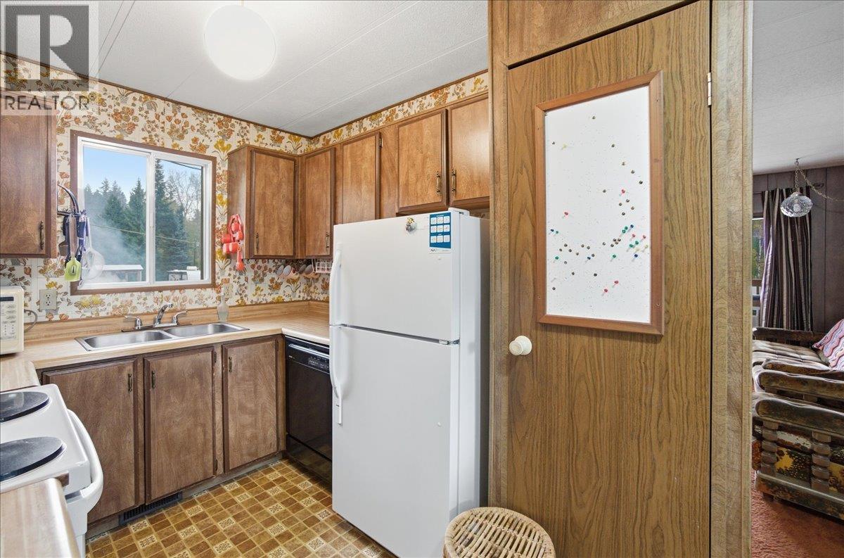 2413 Doukhobour Road Property Photo 33