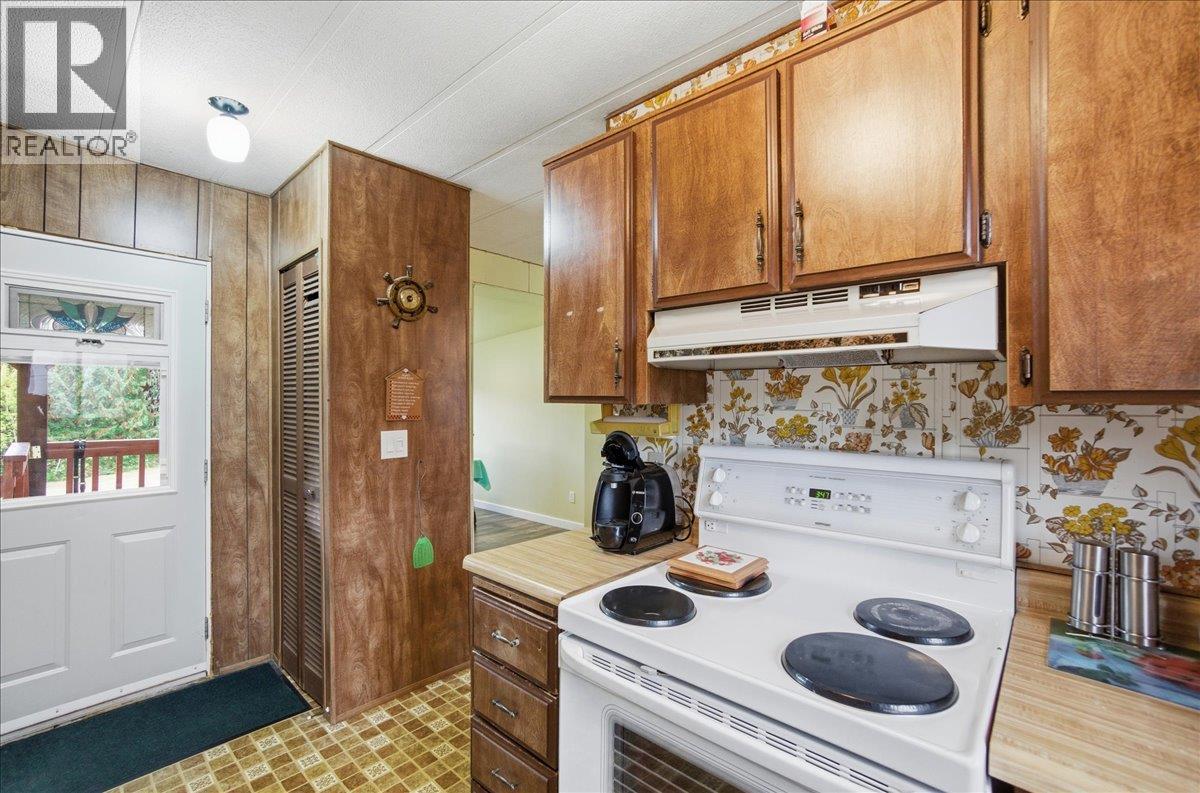 2413 Doukhobour Road Property Photo 34