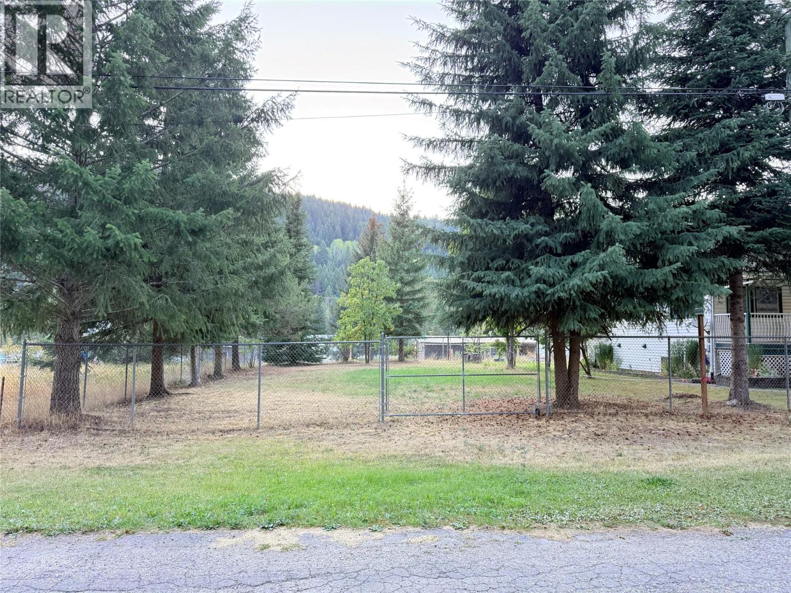 537 N Kimberley Avenue Property Photo 1
