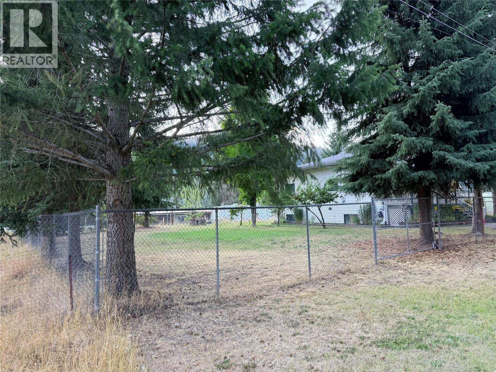 537 N Kimberley Avenue Property Photo 2