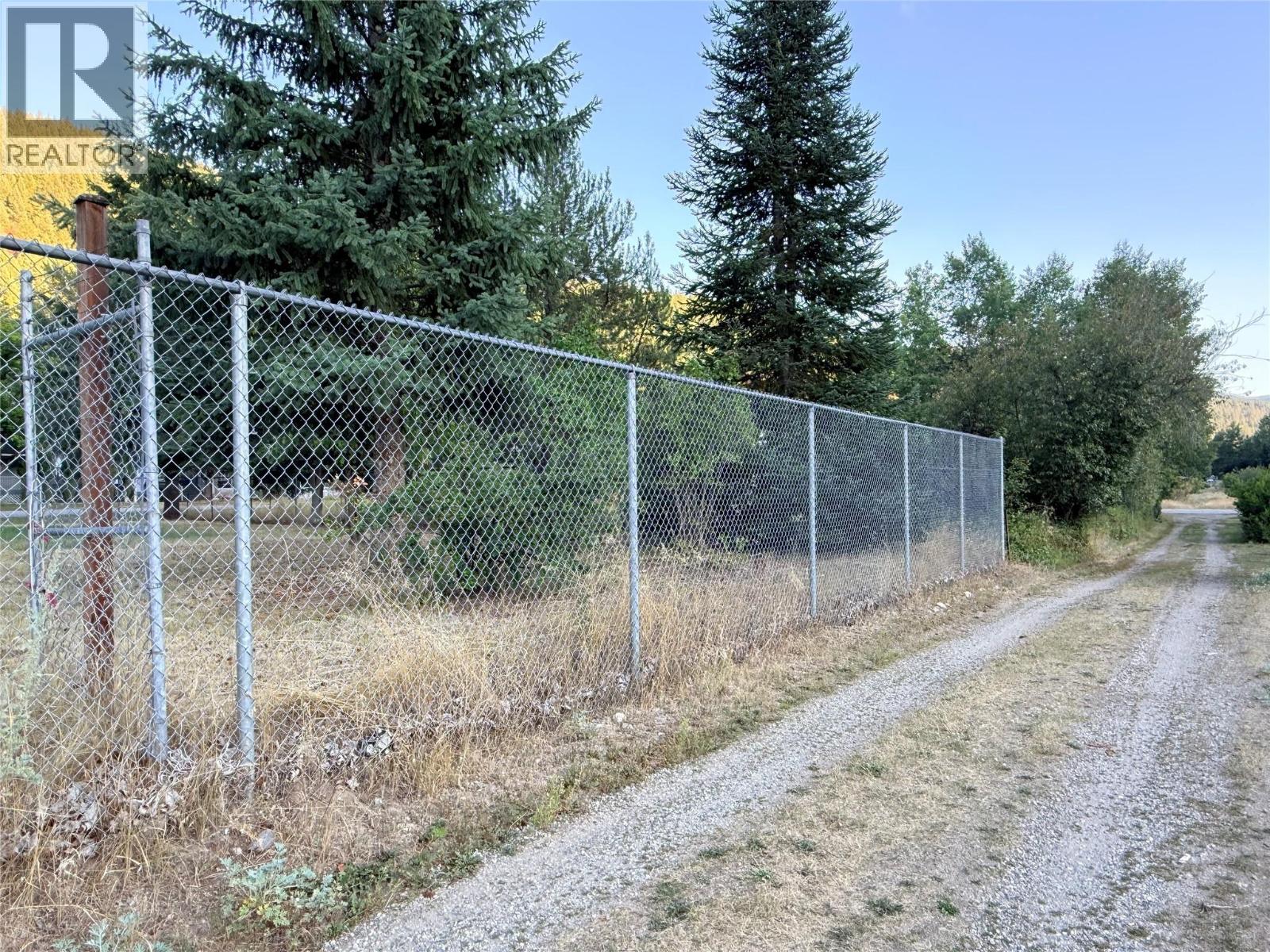 537 N Kimberley Avenue Property Photo 4